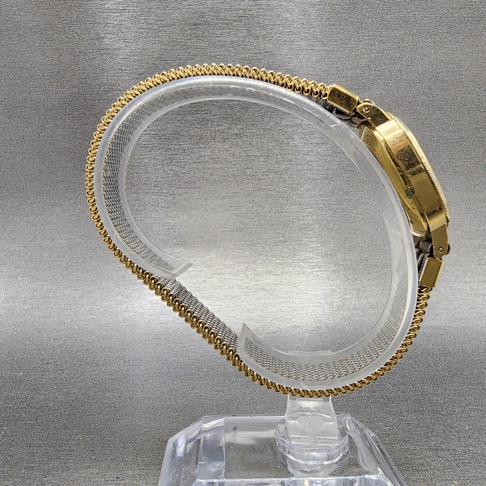 Seiko Watch Women 21mm Champagne Dial Gold Tone Oval 165960 New Battery8