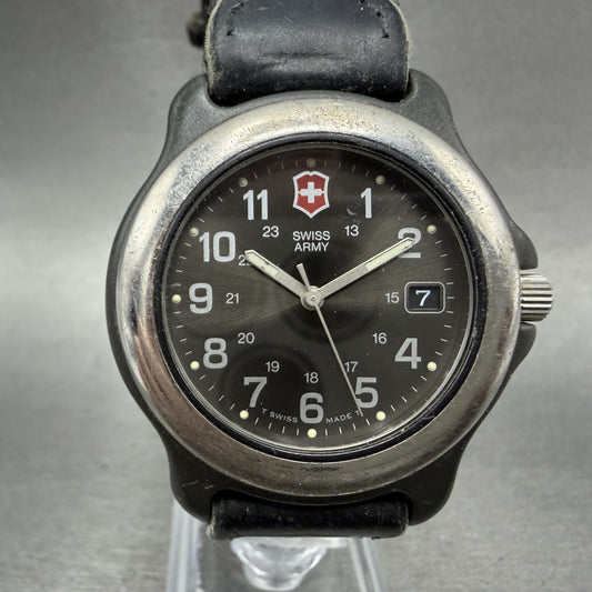 Victorinox Swiss Army Watch Men 37mm Black Dial Black Silver Date New Battery0
