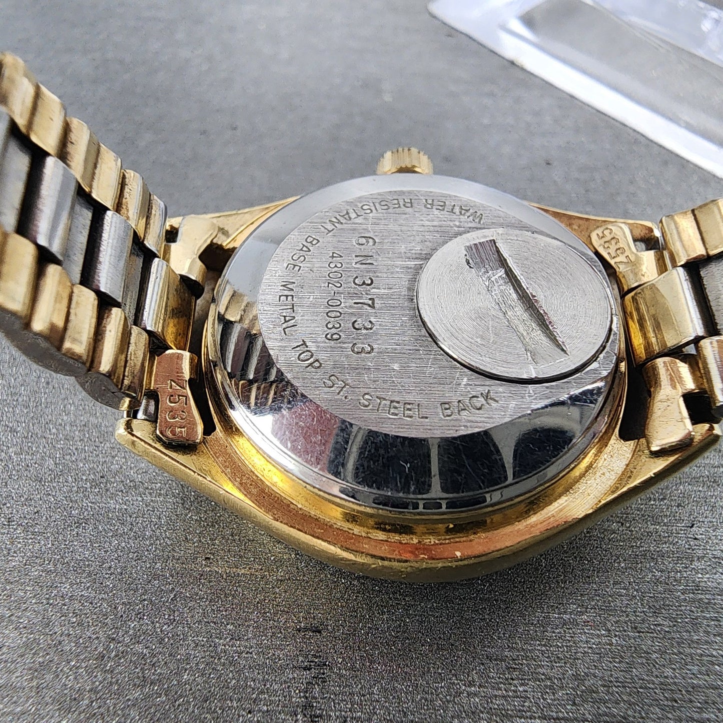 Seiko SQ Watch Women 27mm Black Dial Gold Tone Date 43020039 New Battery9