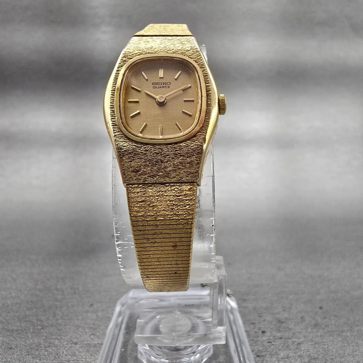Seiko Watch Women 17mm Gold Dial Gold Tone Oval 2P20-5259 New Battery Vintage5