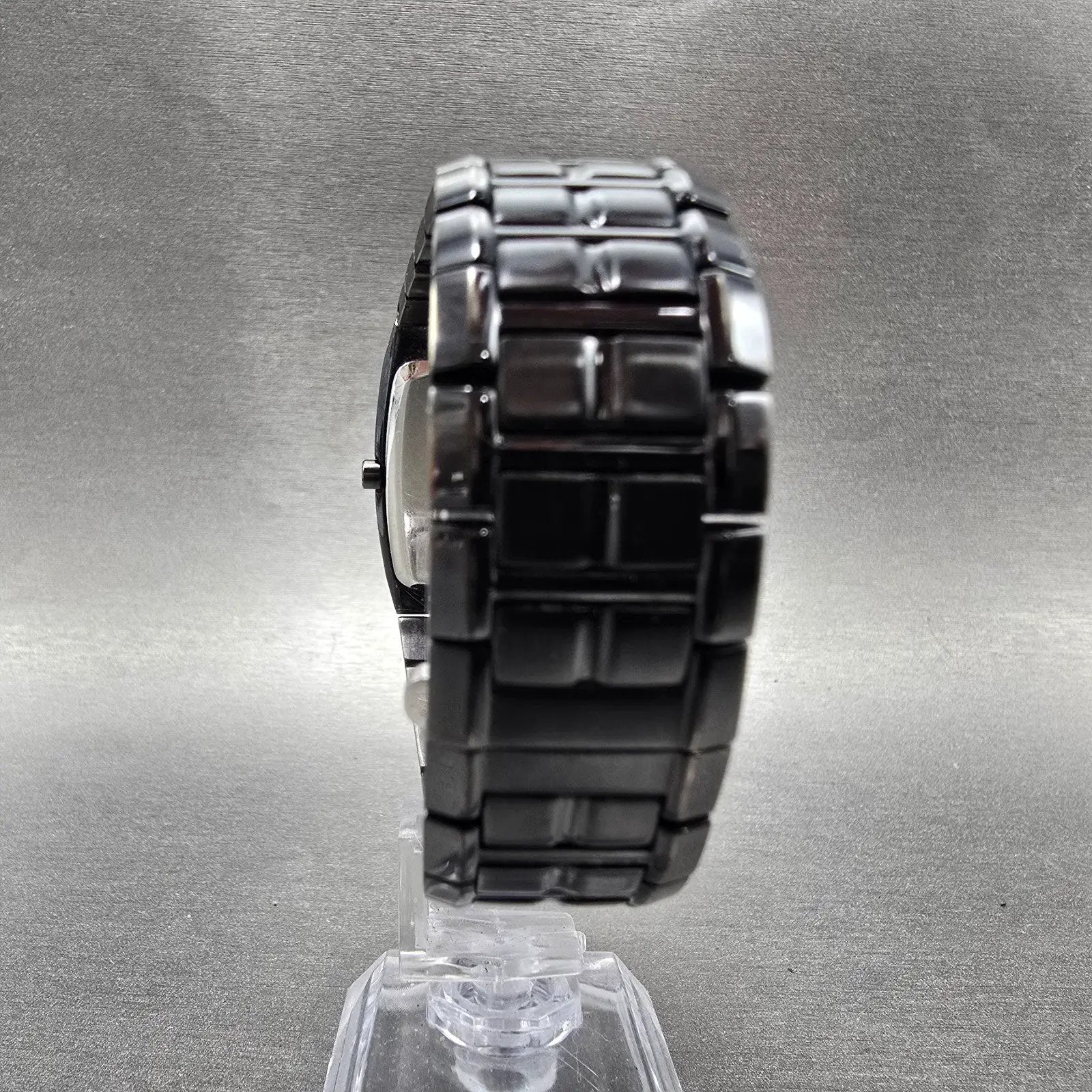Citizen Eco-Drive Tank Watch Men 31mm Black Dial Black Date E111-S049377 Runs7