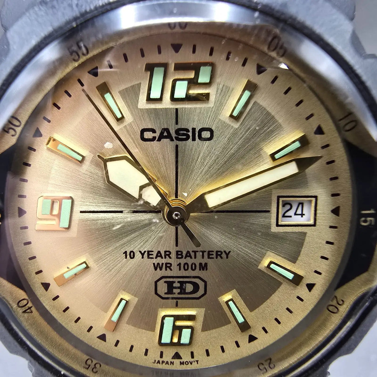 Casio MW-600 Watch Men 39mm Gold Dial Black Tone Date Round New Battery JP1