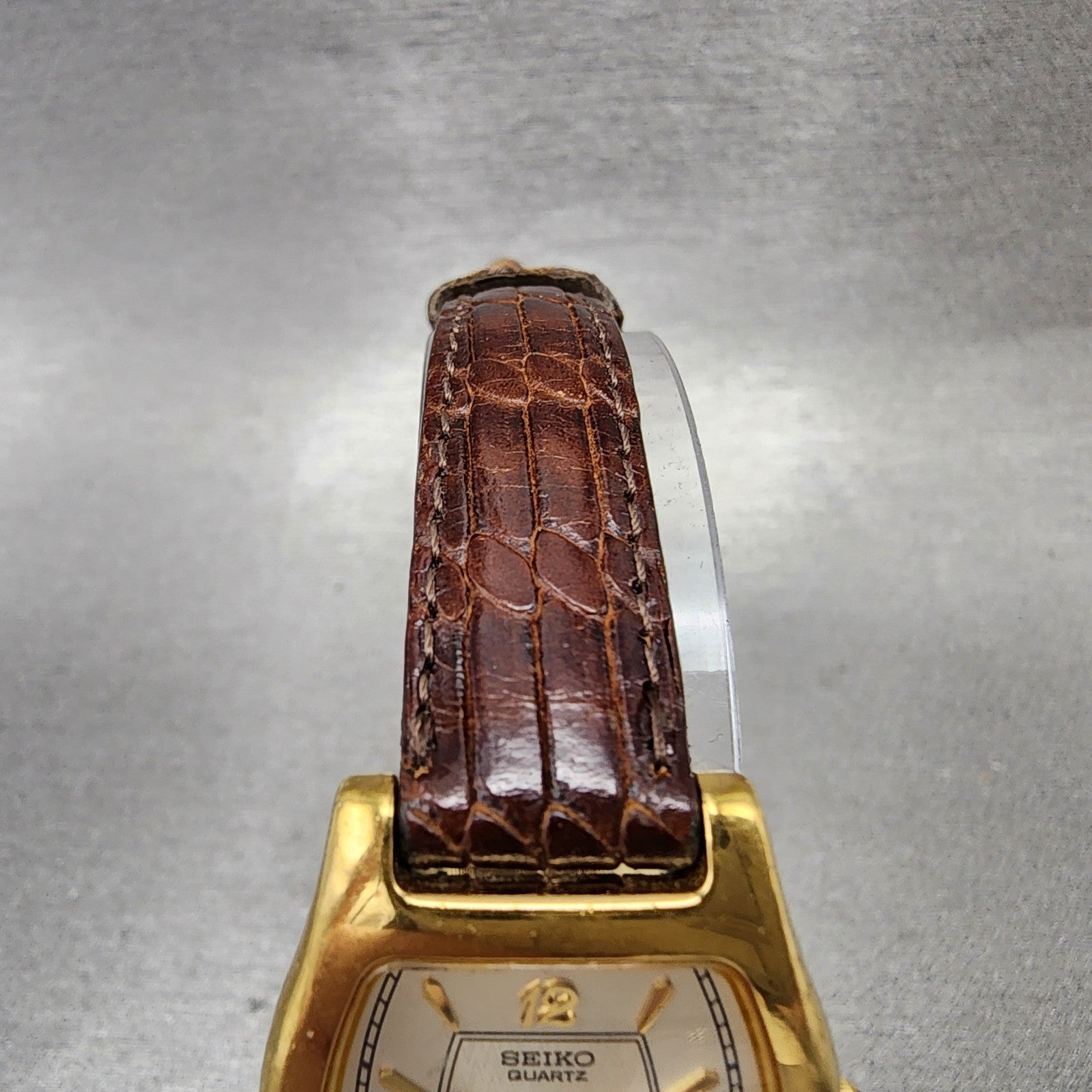 Seiko Watch Women 25mm White Dial Gold Tone Tonneau 4n006451 New Battery4