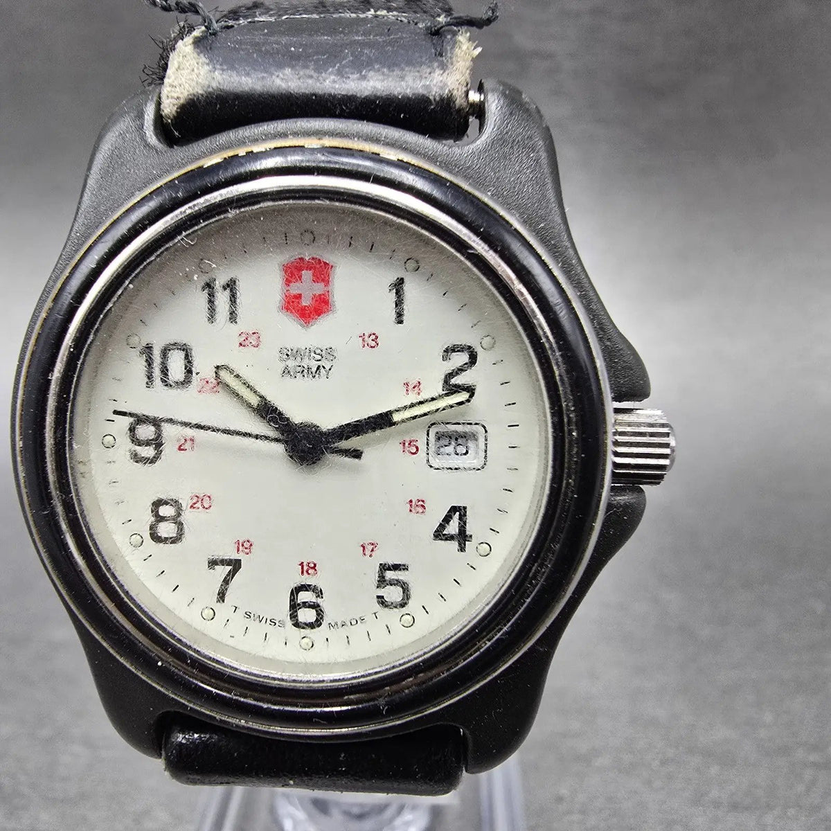 Victorinox Swiss Army Officer Watch Women 32mm White Dial Black Date PARTS VTG0
