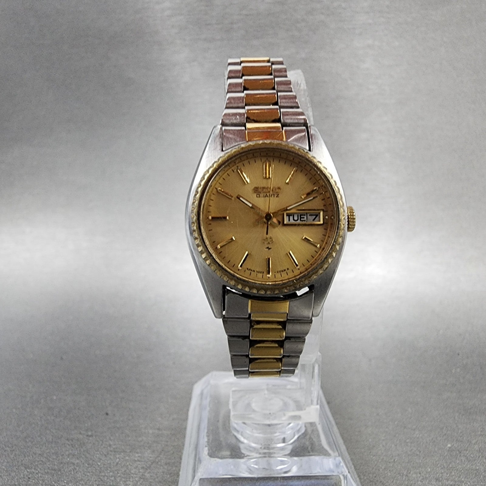 Seiko SQ Watch Women 24mm Champagne Dial Two Tone Daydate 85230050 New Battery5