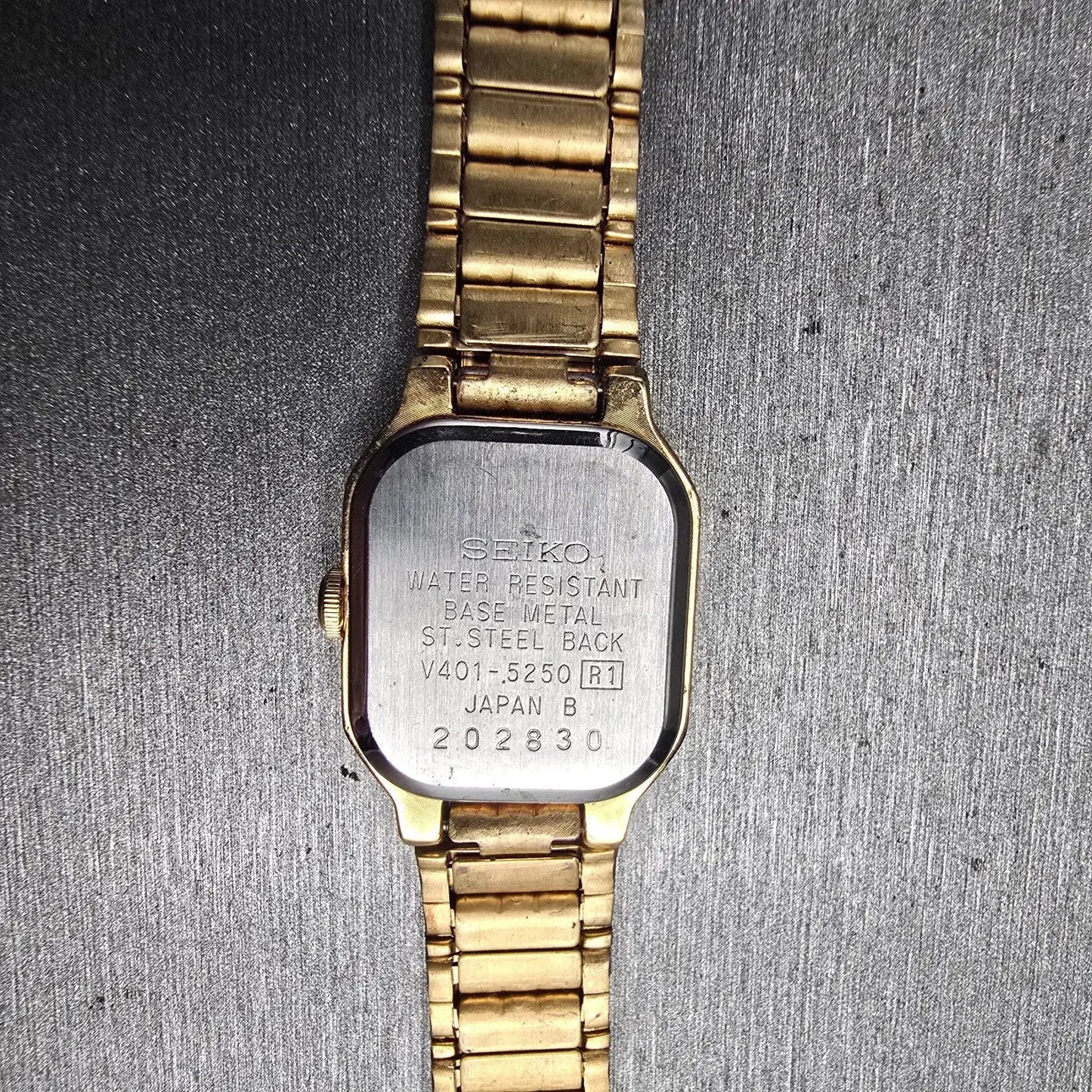 Seiko Tank Watch Women 18mm Gold Dial Gold Tone Rectangle V401-5250 New Battery10