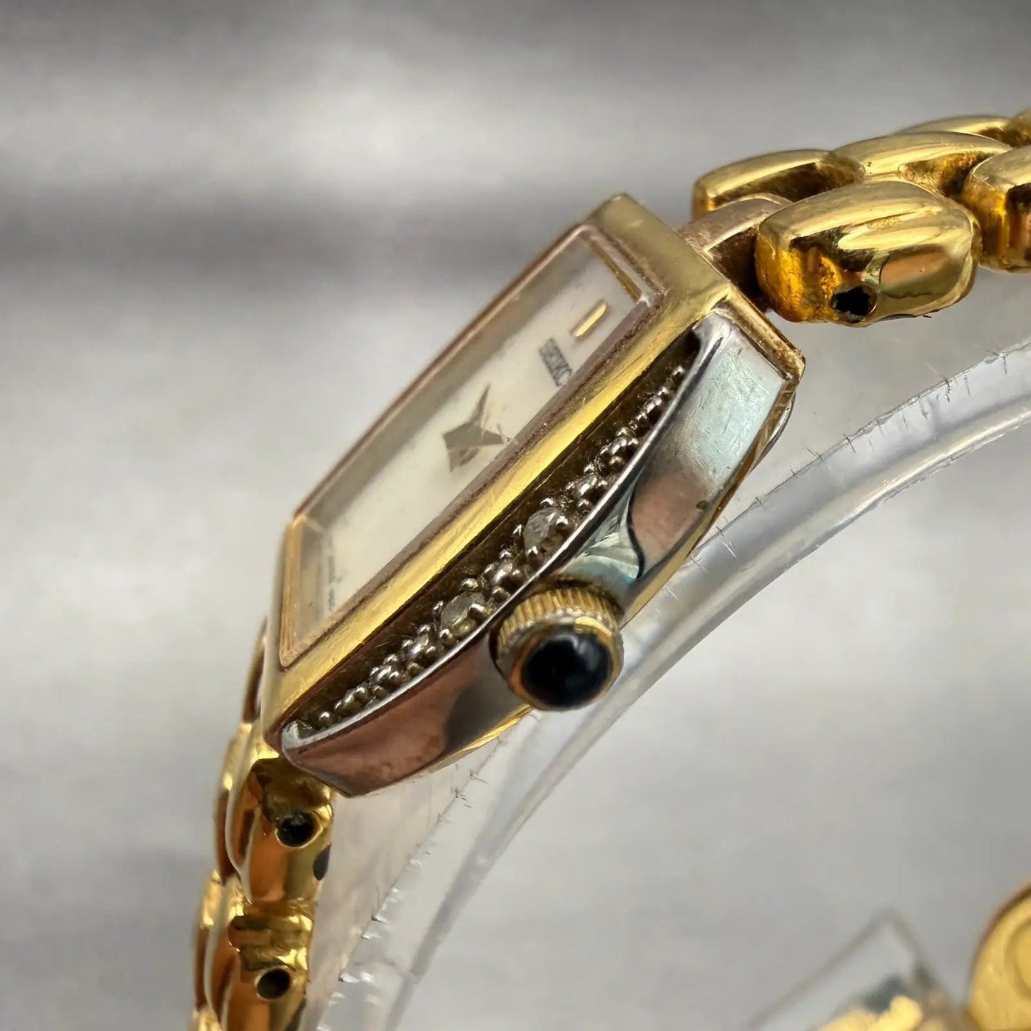 Seiko Watch Women 19mm MOP Dial Gold Tone Diamonds Oval 4N00-6809 New Battery2