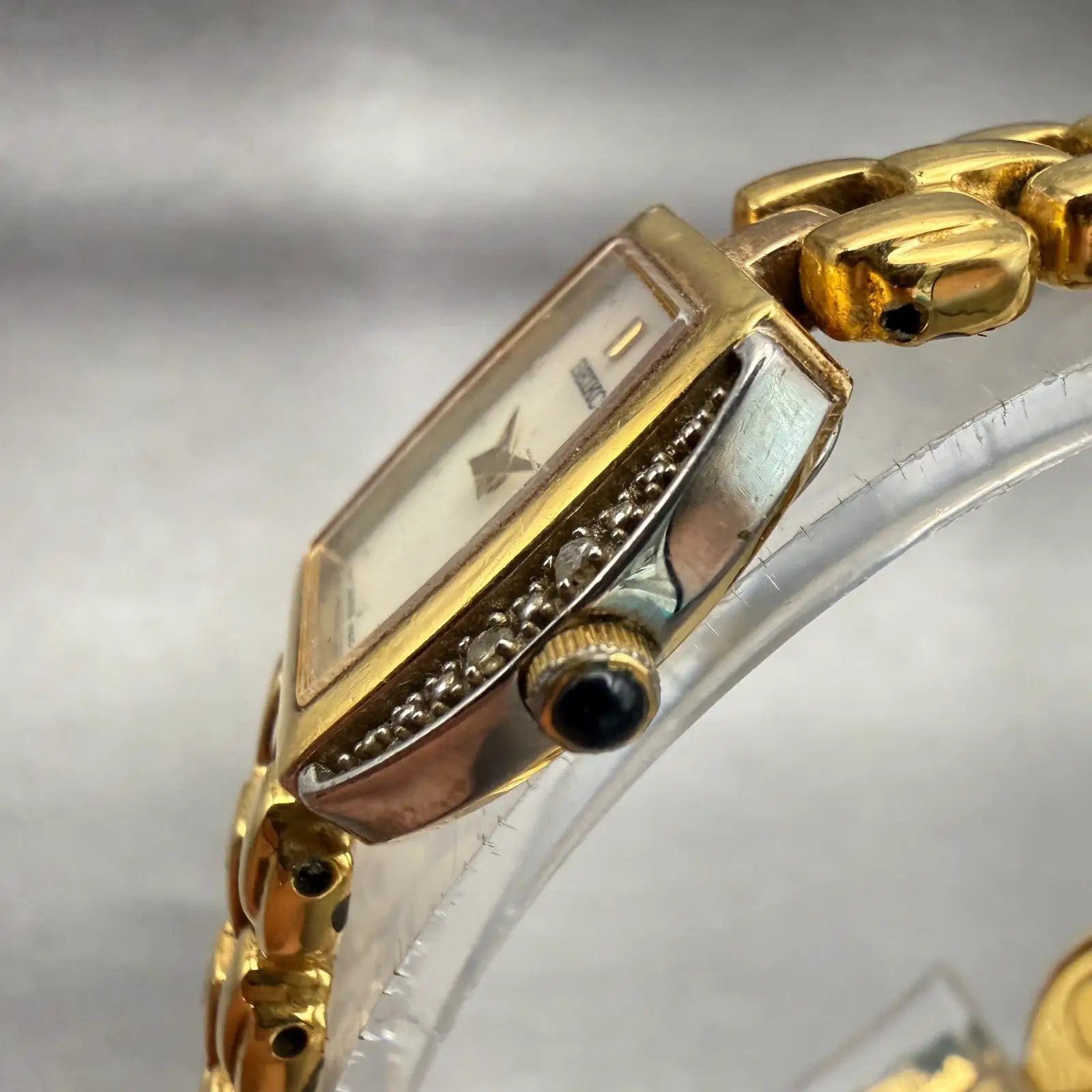 Seiko Watch Women 19mm MOP Dial Gold Tone Diamonds Oval 4N00-6809 New Battery2
