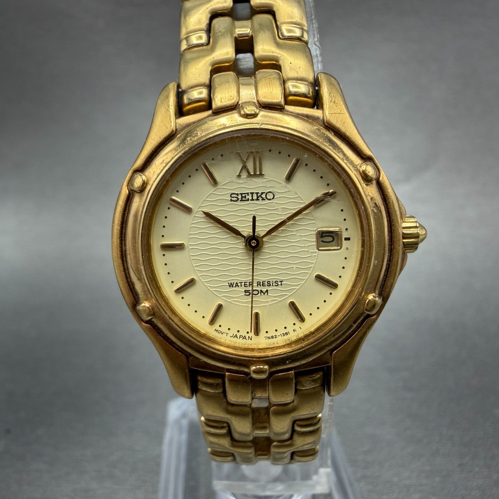 Seiko Watch Women 26mm Champagne Dial Gold Tone Date Round 7n82-0599 New Batt M60