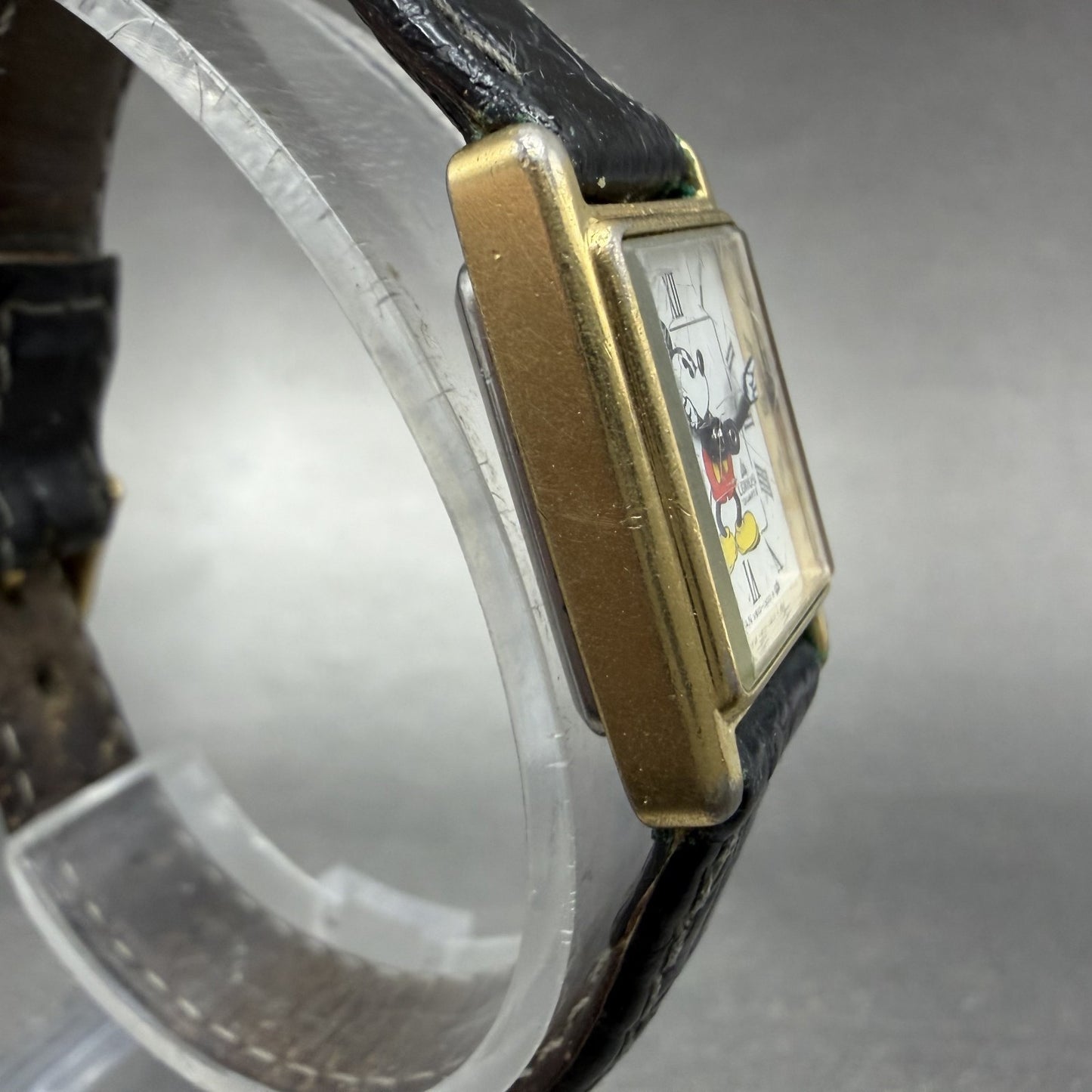 Lorus Mickey Mouse Tank Watch Women 17mm White Dial Gold Tone Rectangle New batt3