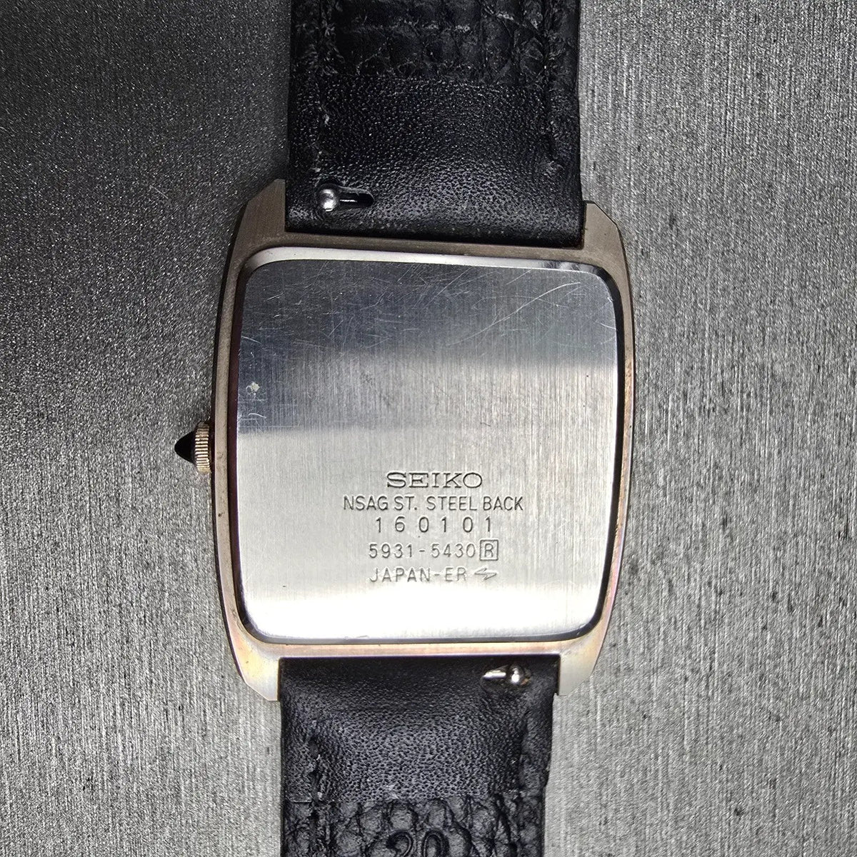 Seiko Dolce Watch Men 29mm Champagne Dial Gold Tone Rectangle 5931-5430 New Batt10