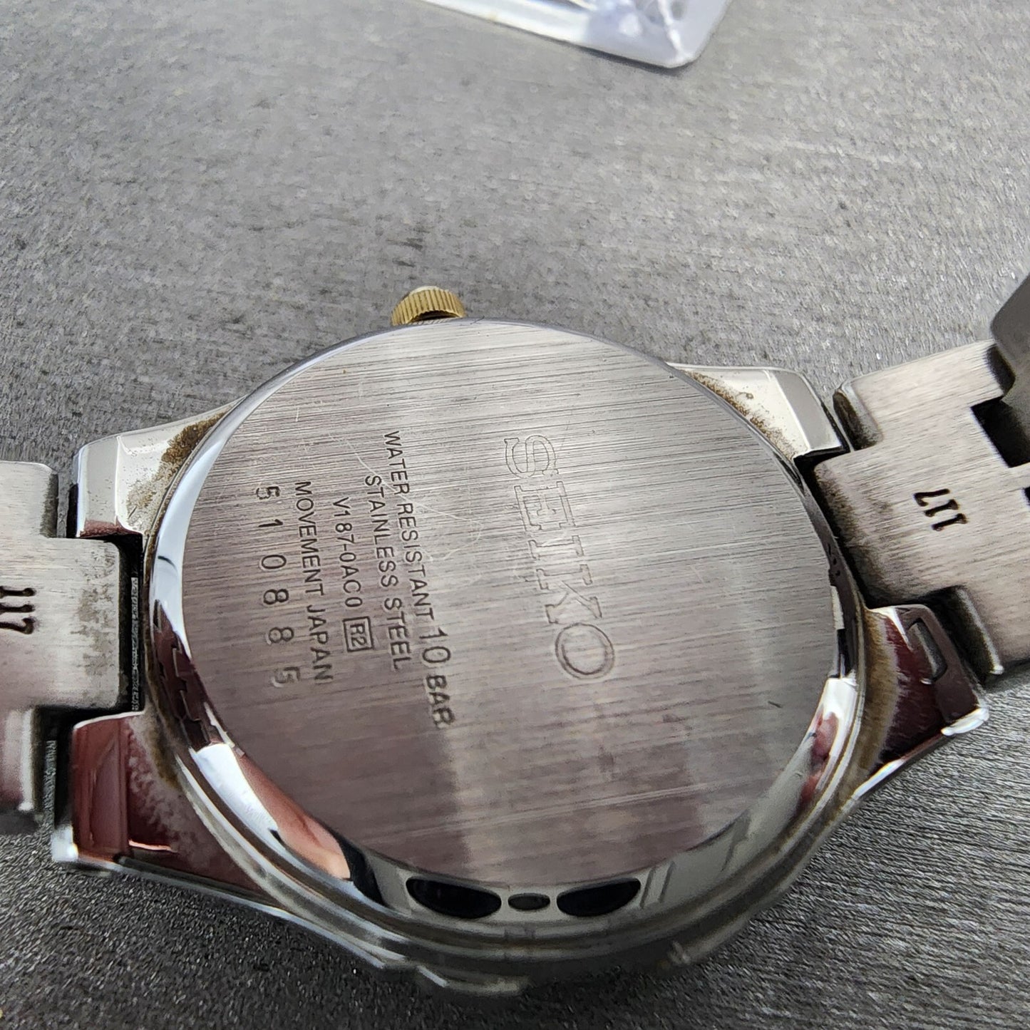 Seiko Solar Watch Women 28mm White Dial Two Tone Daydate Round V1870AC0 Runs9