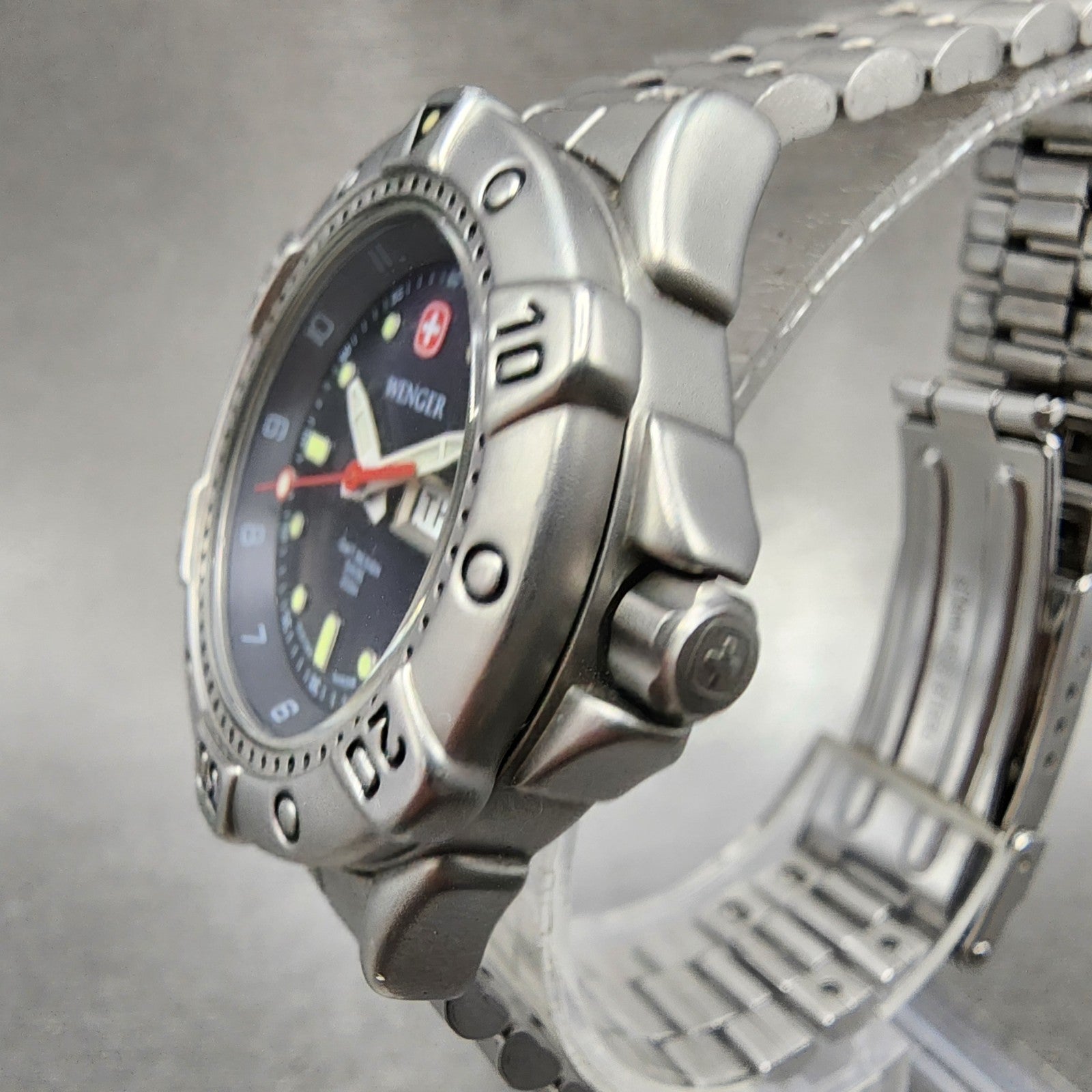 Wenger SMT Dive Watch Women 30mm Blue Dial Steel Daydate Round 091.0654 New Batt2