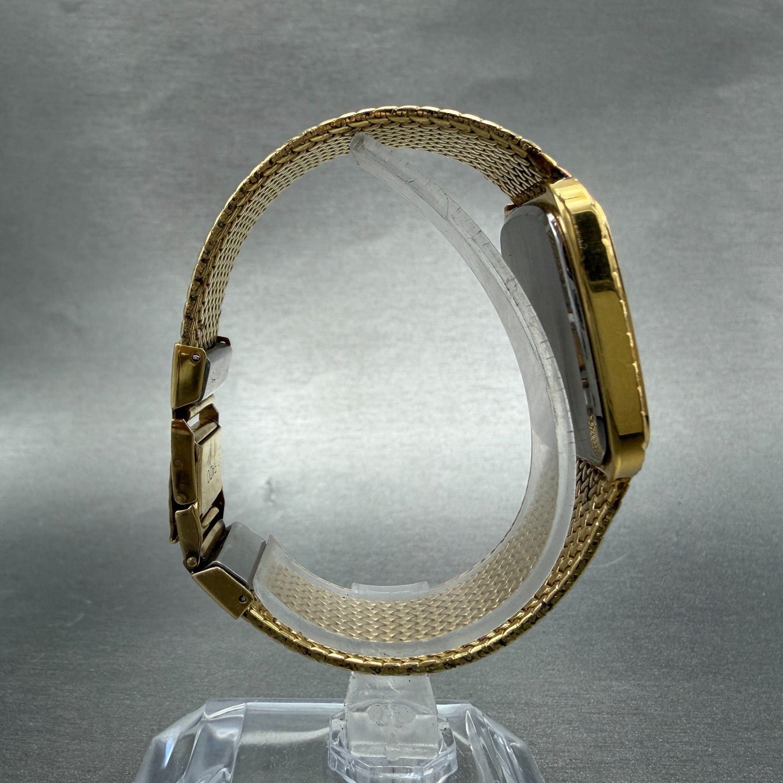 Rado Elegance Watch Men 30mm Gold Dial Gold Tone Rectangle 128.9005.2 New Batt8