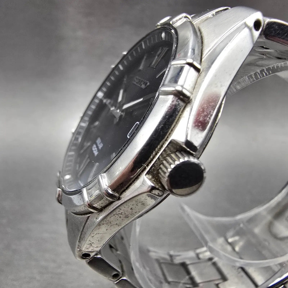 Seiko Solar Watch Men 38mm Black Dial Silver Tone Date Round V157-0AM0 Works L2