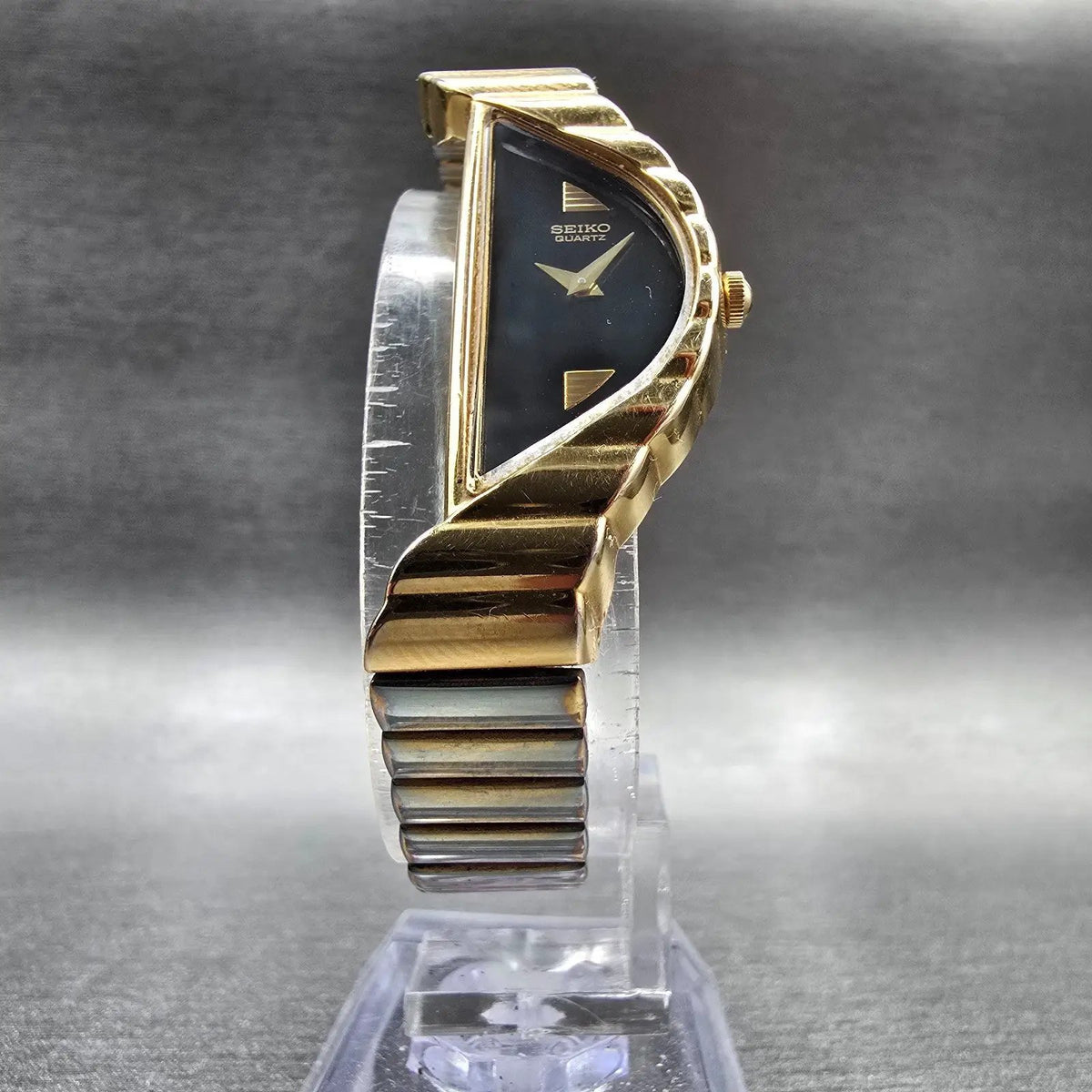 Seiko Half Moon Watch Women 15mm Black Dial Gold Asymmetrical 1F20-5D59 New Batt5
