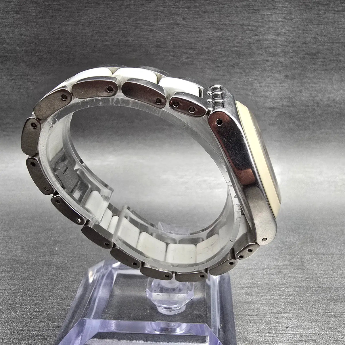 Swatch Tresor Blanc Watch Women 33mm White Dial Silver Tone YLS141GC New Battery8