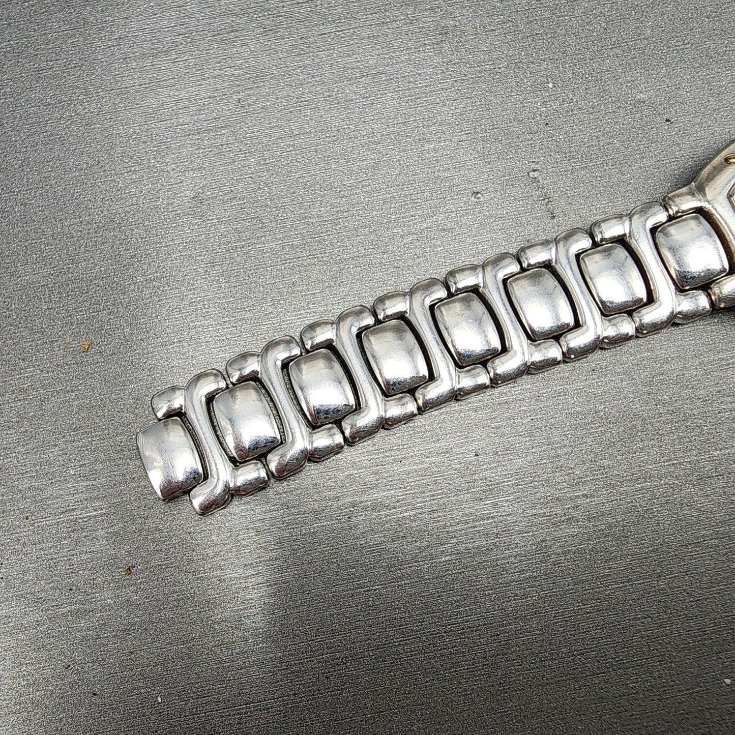 Playboy Watch Unisex 29mm White Dial Silver Tone Oval New battery MISSING CLASP6