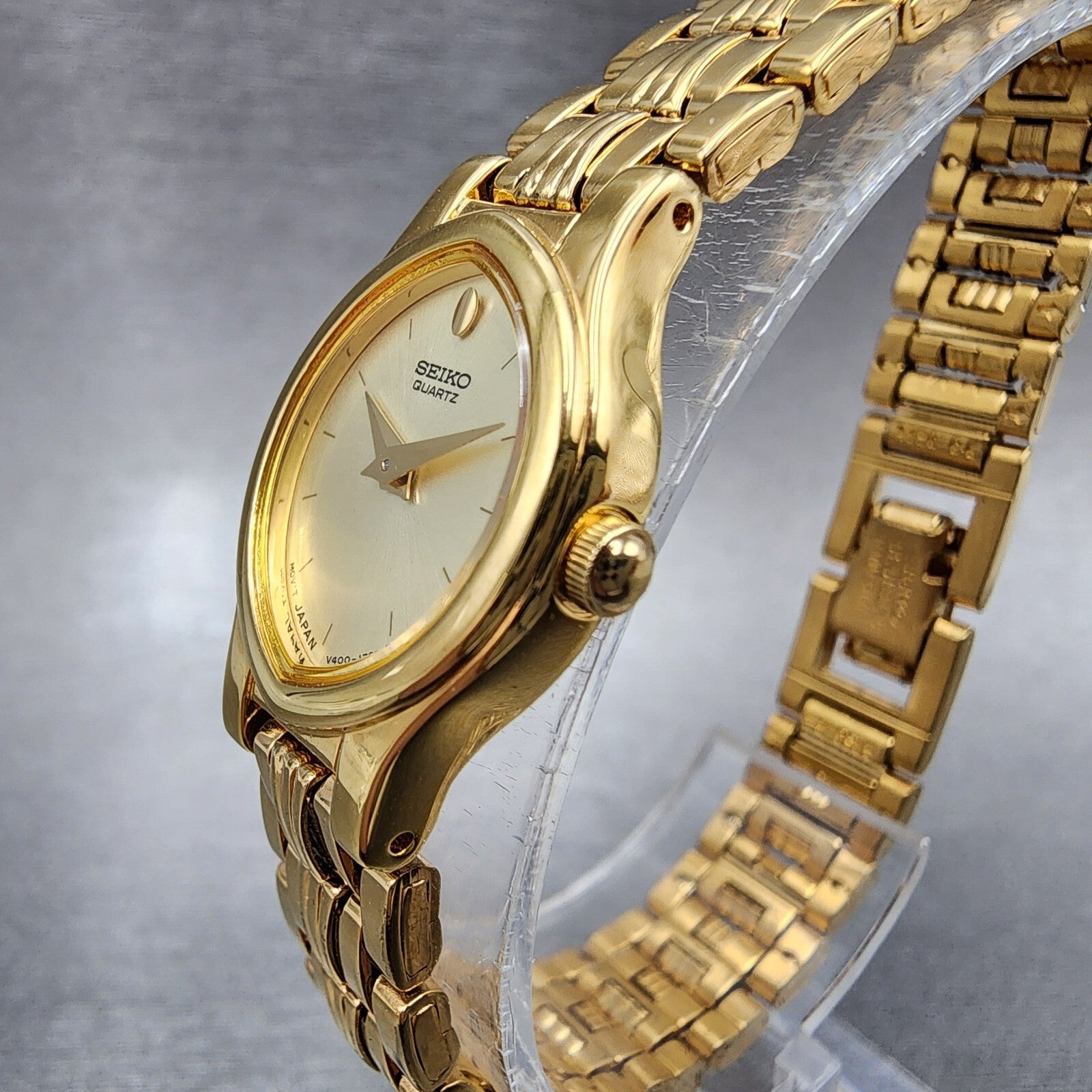Seiko Watch Women 17mm Gold Dial Gold Tone Oval V4005581 New Battery VTG2