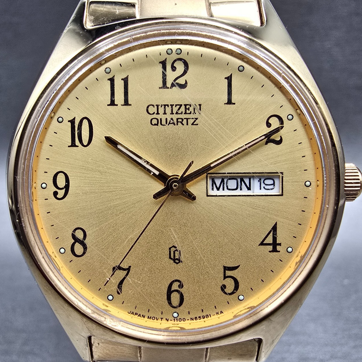 Citizen CQ Watch Men 35mm Gold Dial Gold Tone Daydate 1100-S63812 New Battery JL1