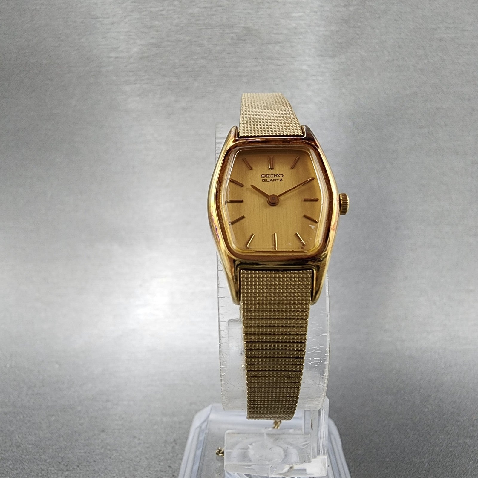 Seiko Watch Women 18mm Champagne Dial Gold Tone 2c206440 New Battery5