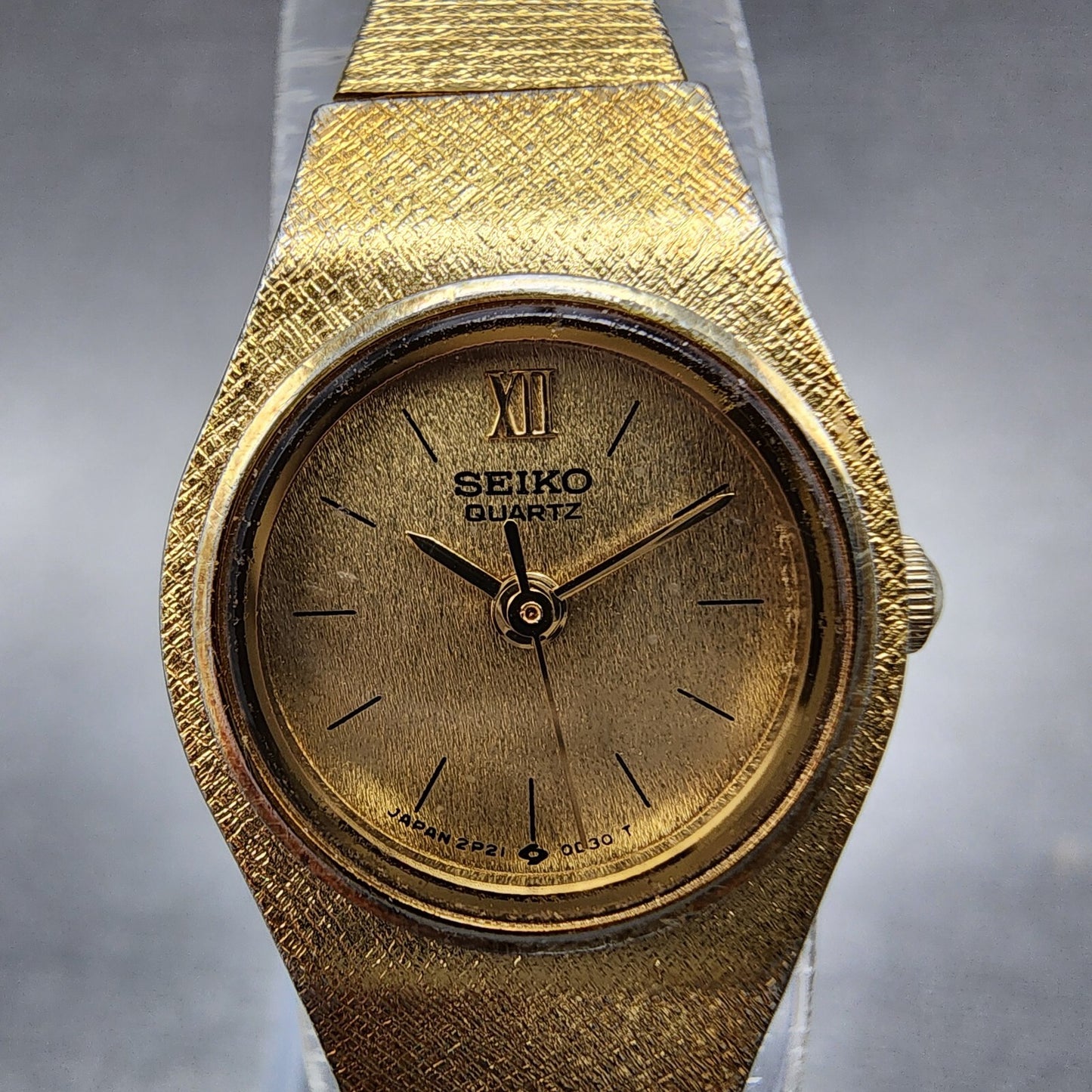 Seiko Watch Women 19mm Gold Dial Gold Tone Round 2P210A79 New Battery VTG1