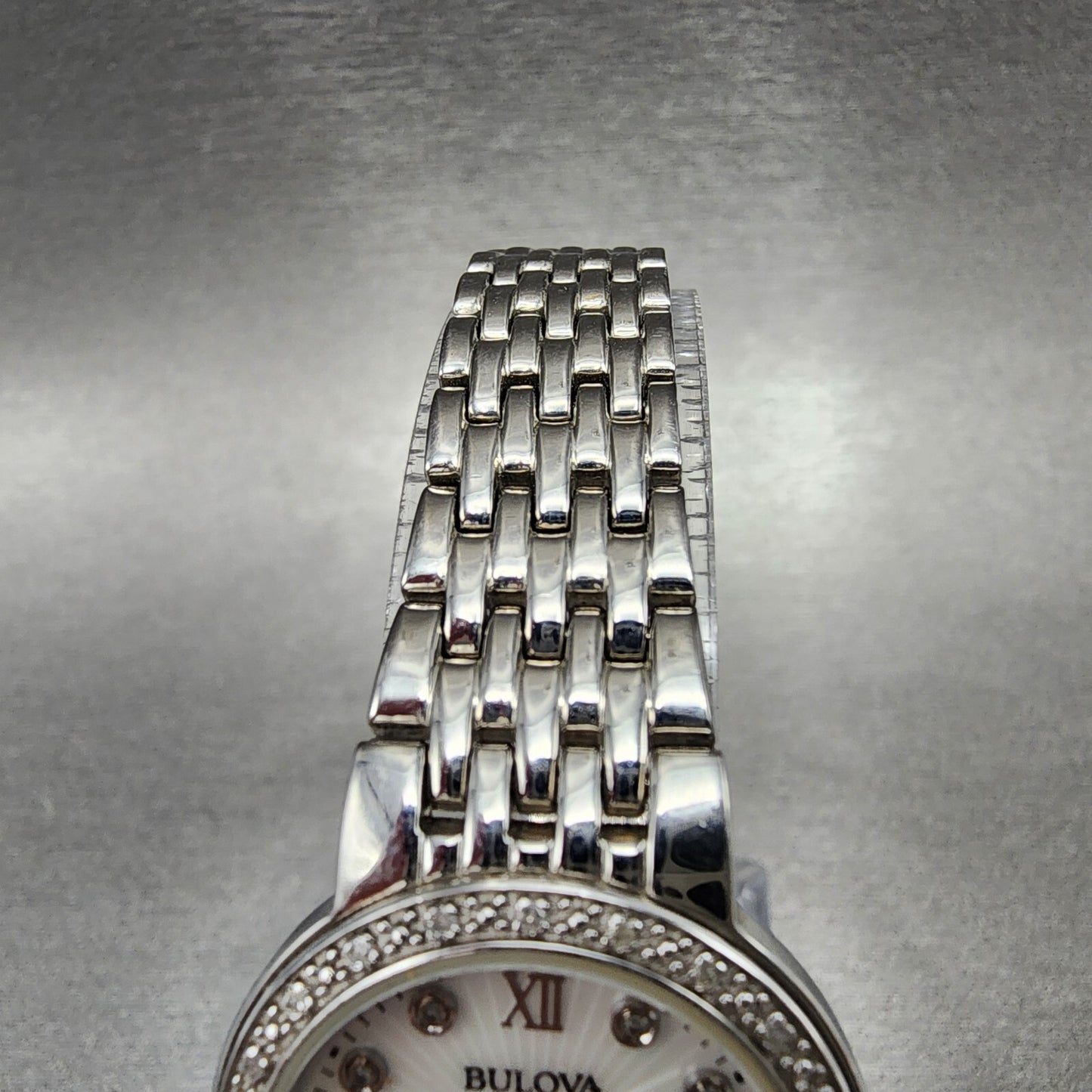 Bulova Watch Women 26mm White Dial Silver Tone Round Date 96r203 New Battery