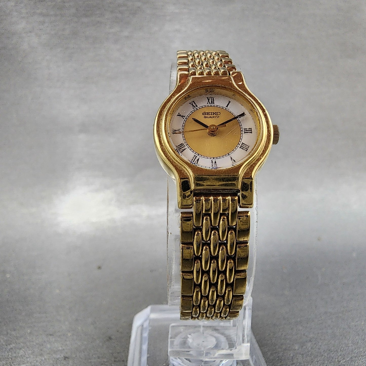 Seiko Watch Women 19mm White Dial Gold Tone Round V4010289 New Battery5