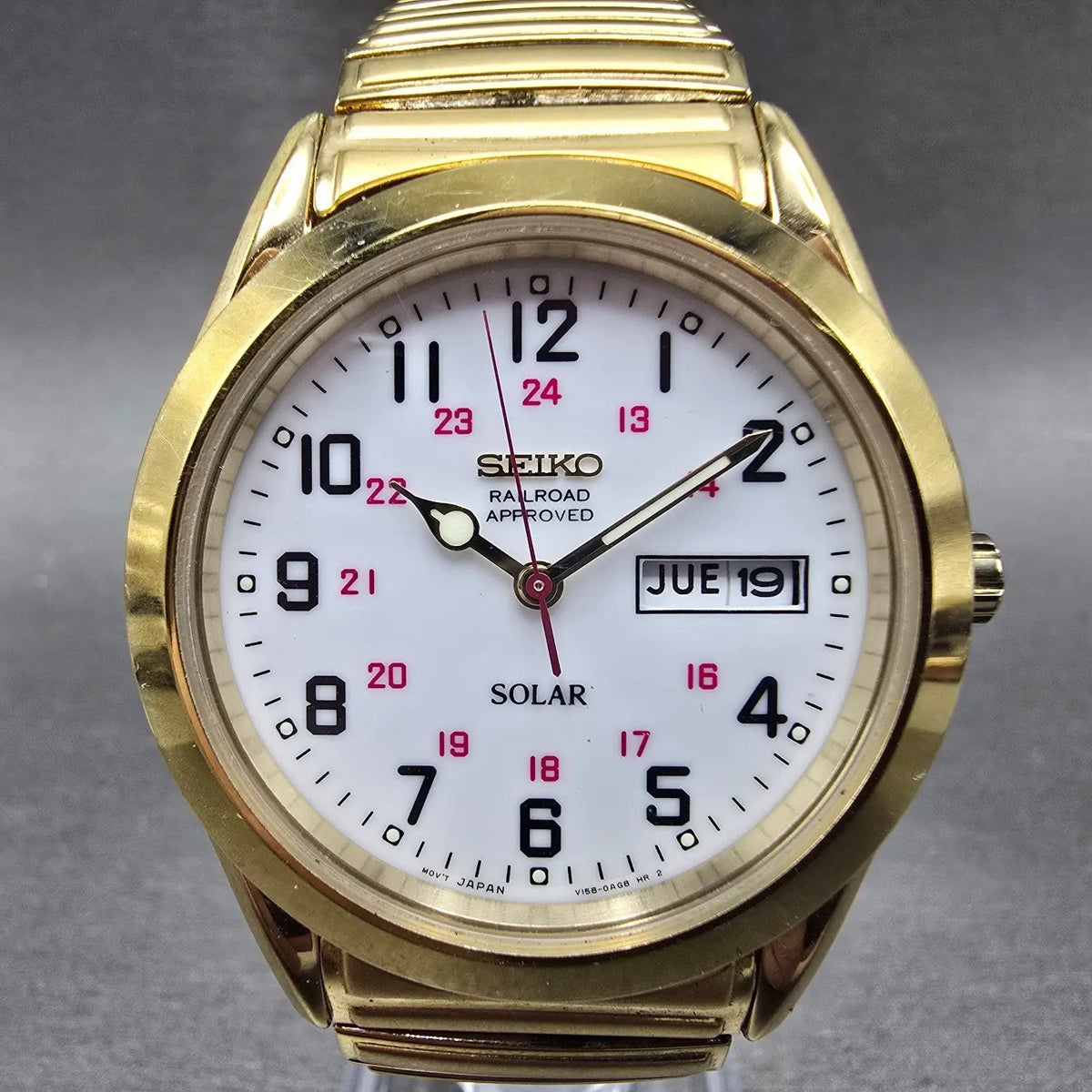 Seiko Railroad Approved Watch Men 37mm White Dial Gold Solar Daydate V158-0AB00