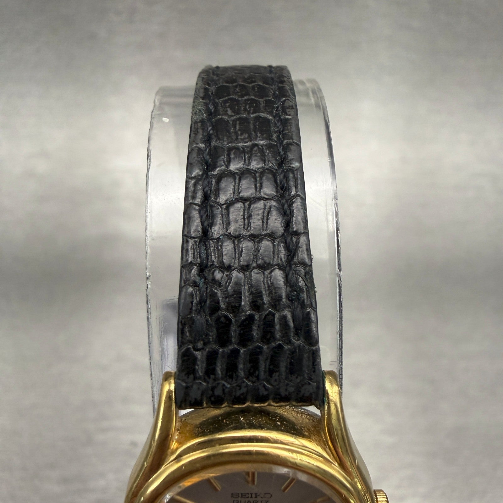 Seiko Watch Women 19mm Silver Dial Gold Tone Round 2P20-0080 New Battery4