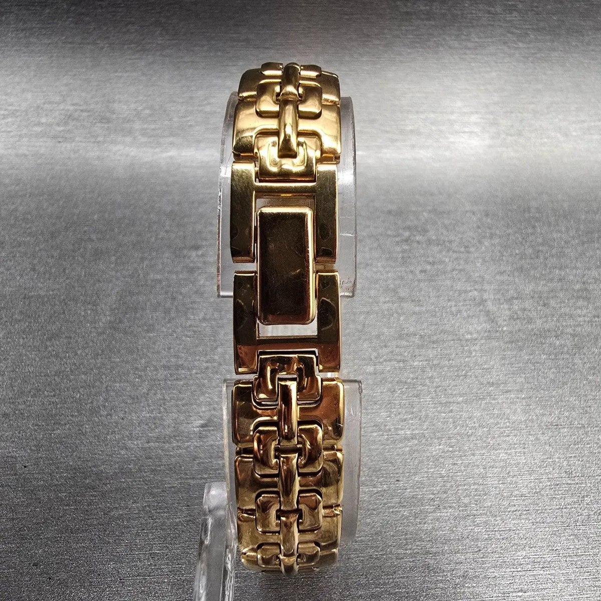 Seiko Tank Watch Women 13mm MOP Dial Gold Tone Rectangle 2E20-7279 New Battery7