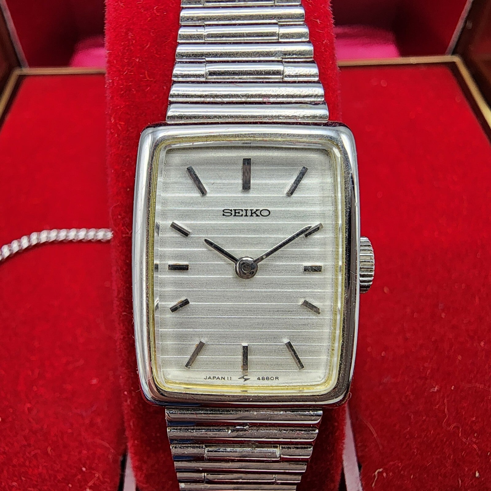 Seiko Tank Watch Women 17mm Silver Dial Silver Tone Manual Wind NOS Runs 11001
