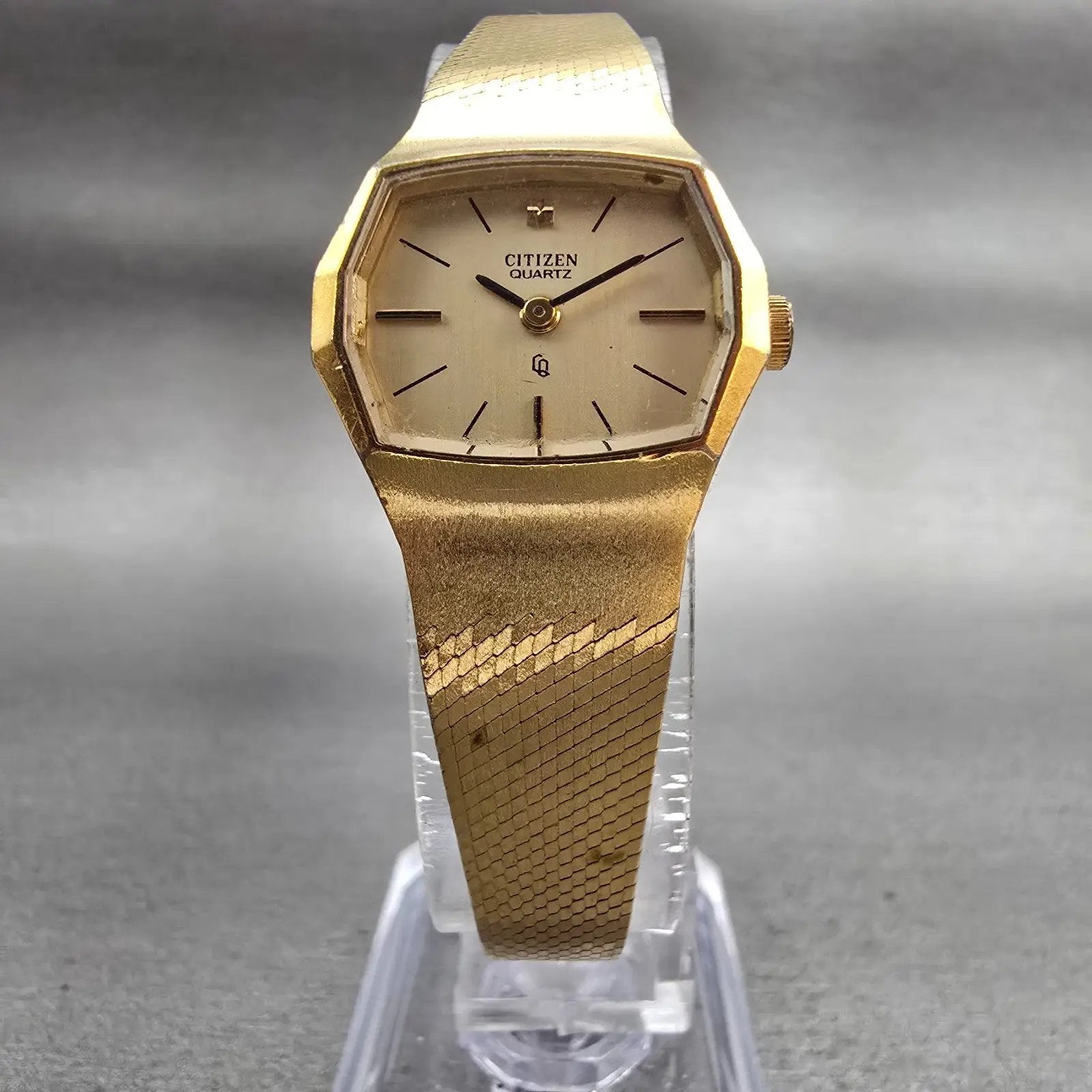 Citizen CQ Watch Women 21mm Champagne Dial Gold Tone Oval 4-830571 New Battery5