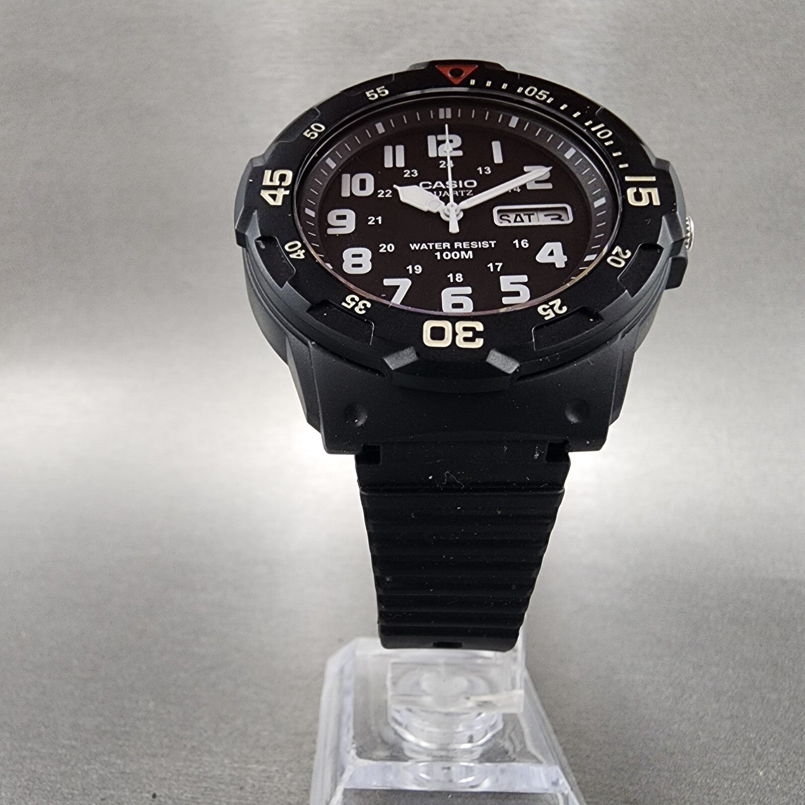 Casio MRW200H Dive Watch Men 43mm Black Dial Black Tone Daydate Round New Batt5