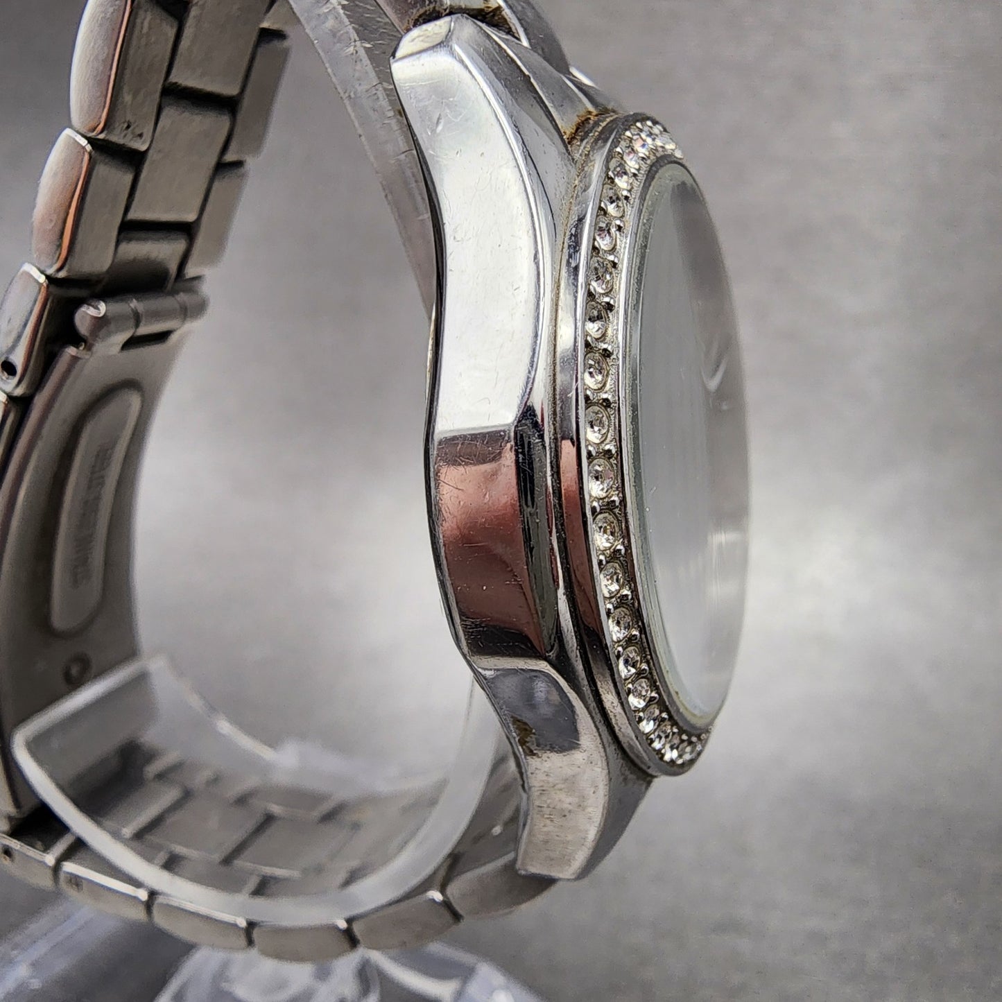 Bulova Watch Women 35mm MOP Dial Silver Tone Daydate Round 96N111 New Battery3