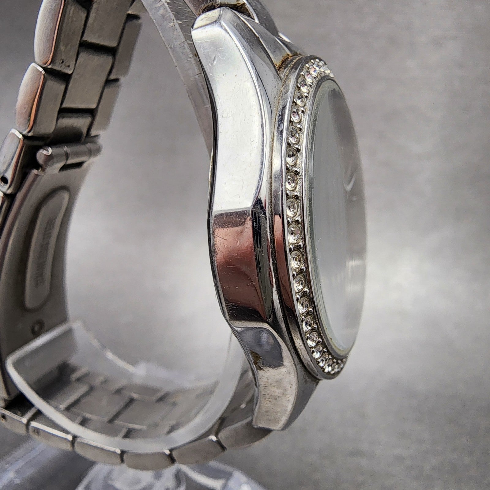 Bulova Watch Women 35mm MOP Dial Silver Tone Daydate Round 96N111 New Battery3