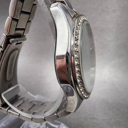Bulova Watch Women 35mm MOP Dial Silver Tone Daydate Round 96N111 New Battery3