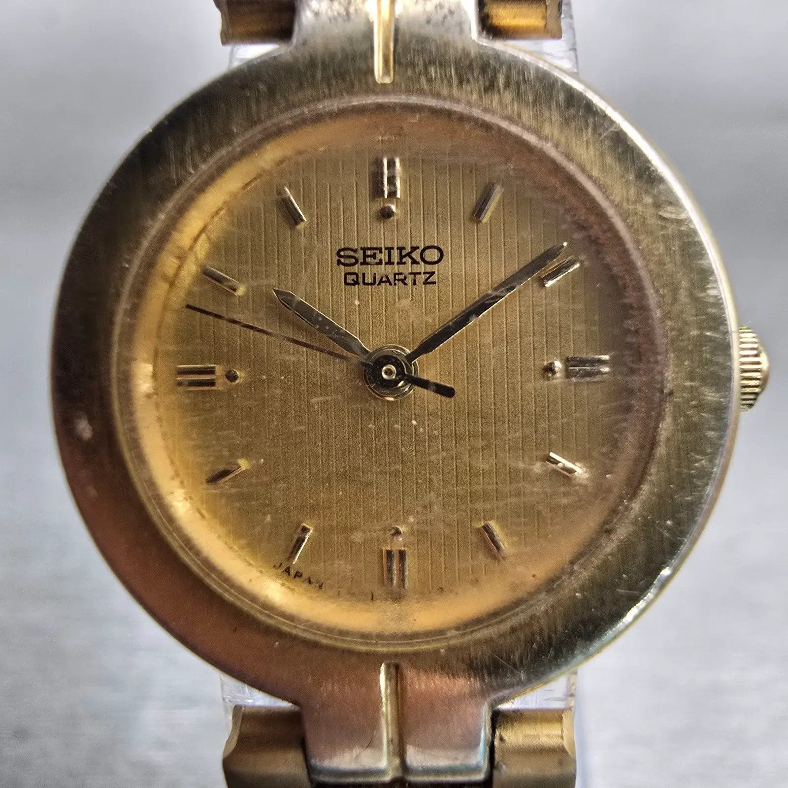 Seiko Watch Women 22mm Gold Dial Gold Tone Round 1N01-0A30 New Battery Vintage1