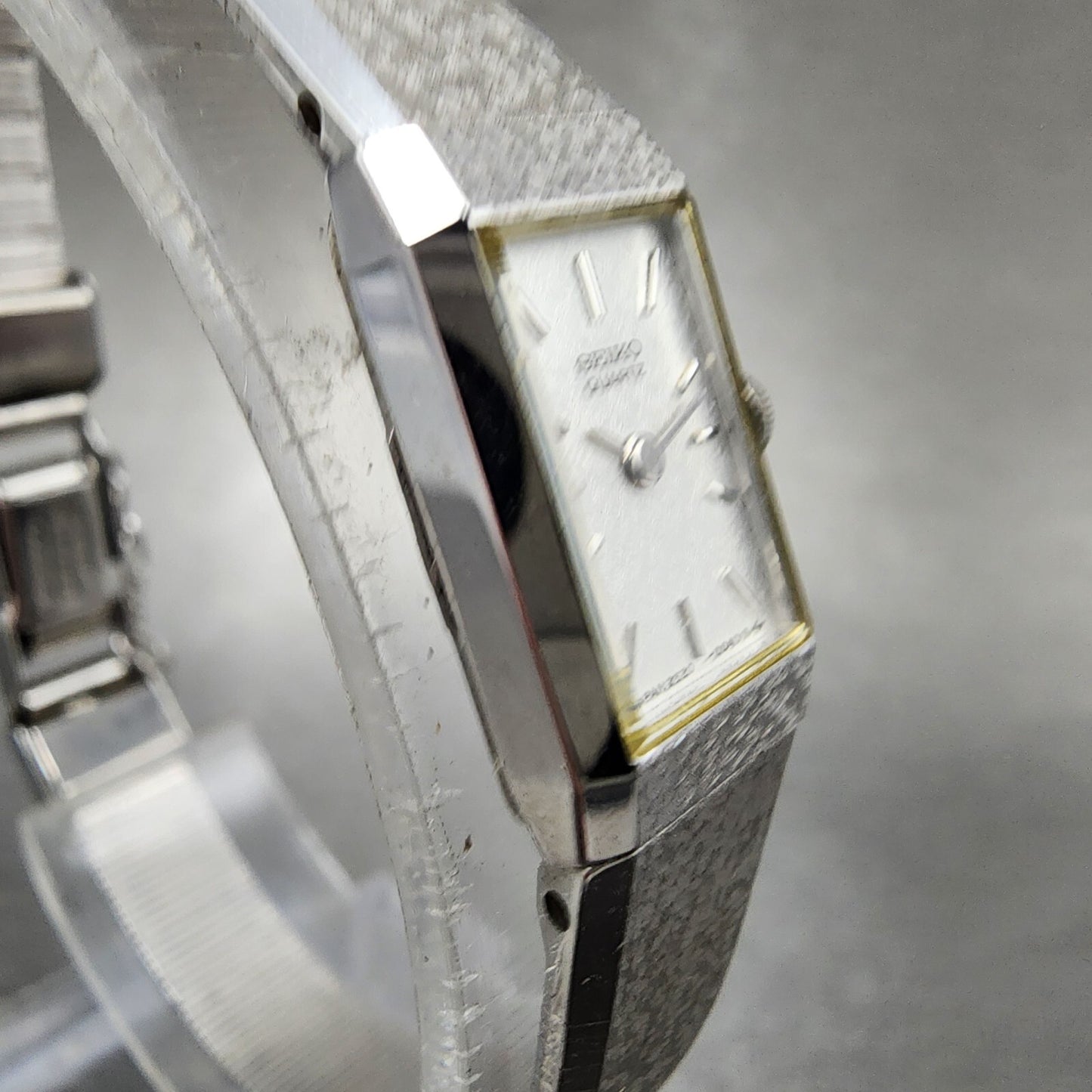 Seiko Tank Watch Women 12mm Silver Dial Silver Tone 2e205029 New Battery3