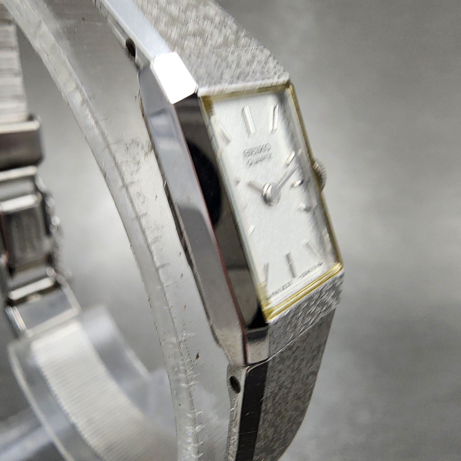 Seiko Tank Watch Women 12mm Silver Dial Silver Tone 2e205029 New Battery3