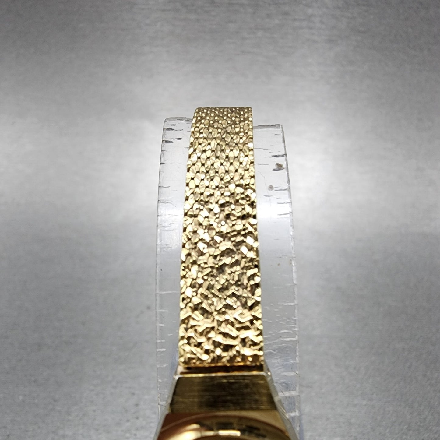 Bulova Watch Women 15mm Gold Dial Gold Tone Round Manual Wind Runs Vintage P04