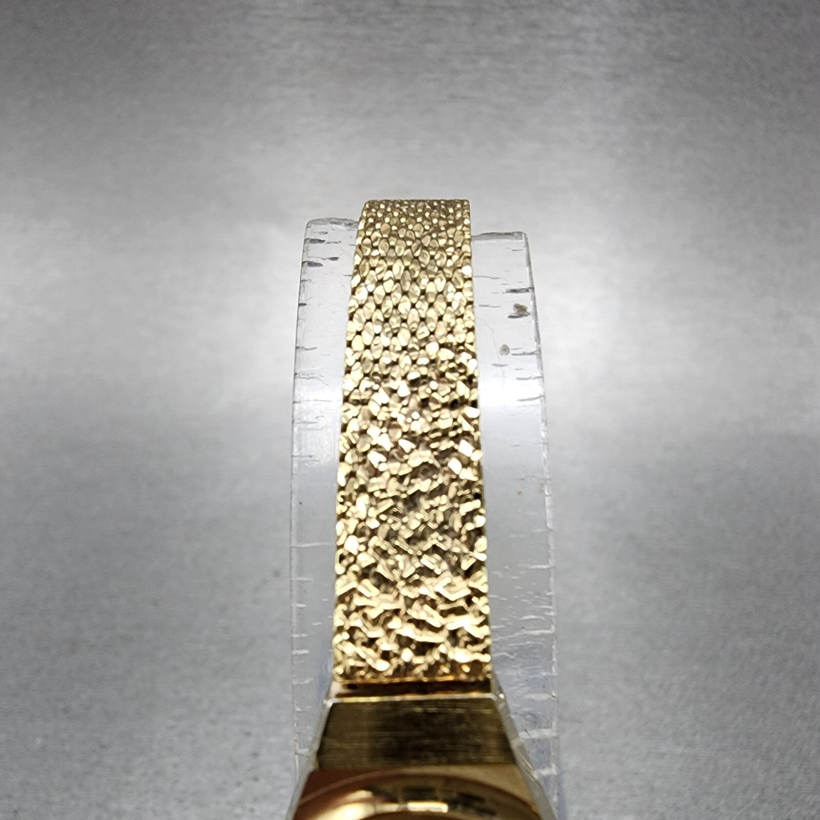Bulova Watch Women 15mm Gold Dial Gold Tone Round Manual Wind Runs Vintage P04