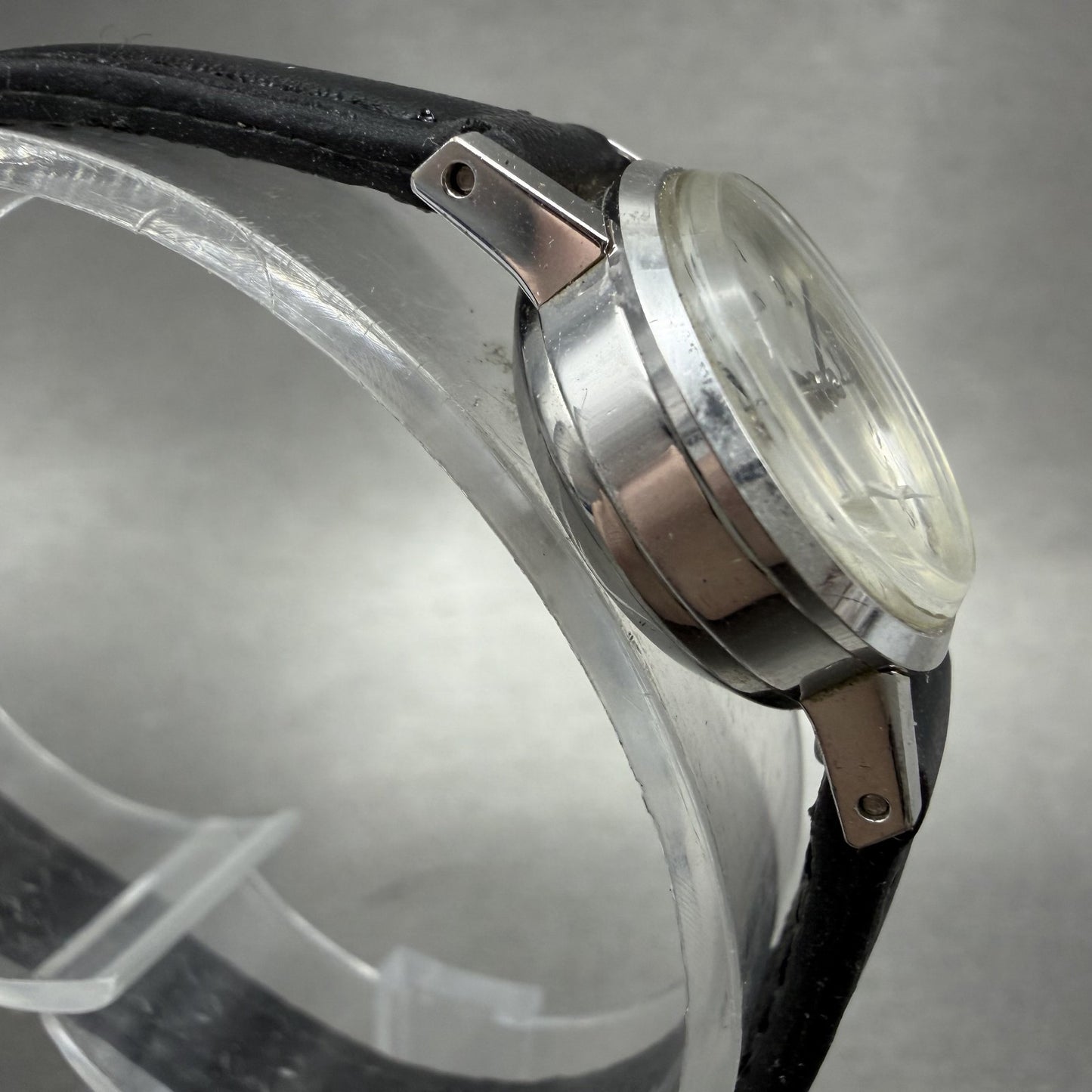 Citizen Watch Women 20mm Silver Dial Silver Tone Round Manual Wind Runs VTG3