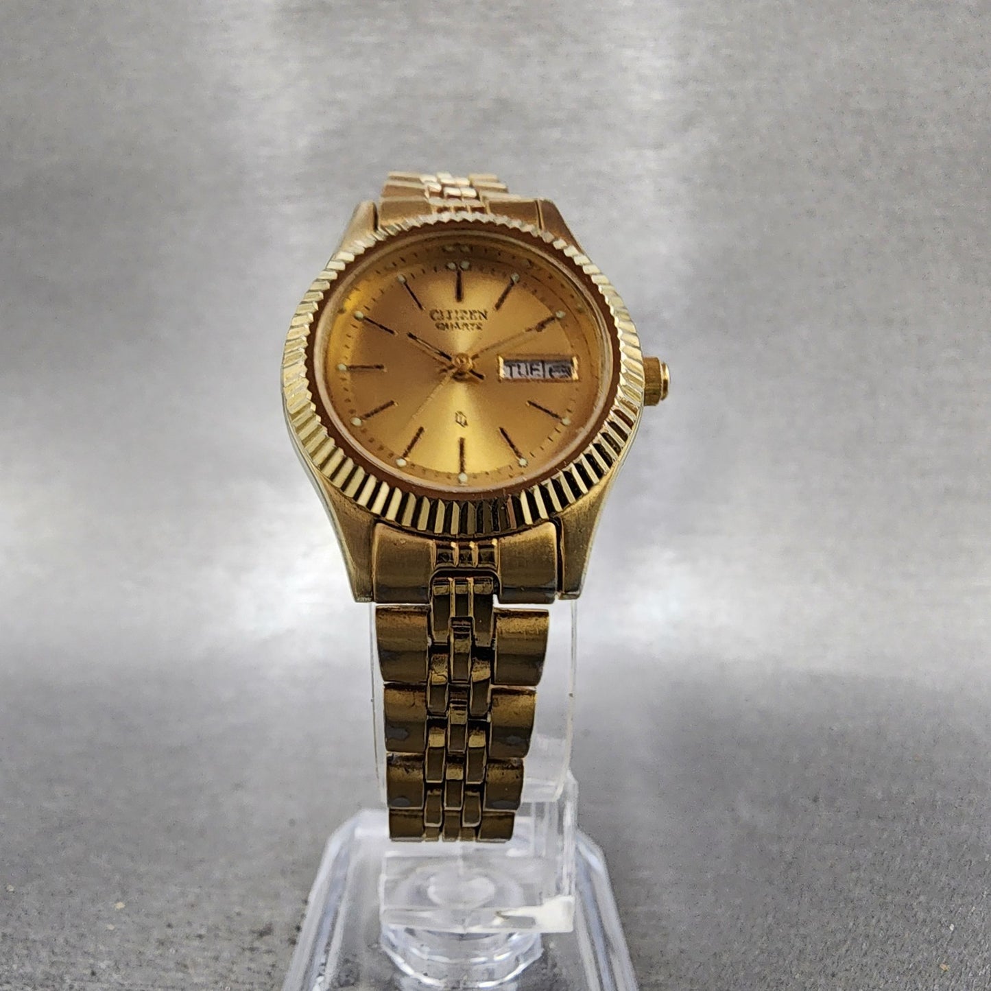 Citizen CQ Watch Women 25mm Champagne Dial Gold Tone Daydate 1002R15101 NewBat5