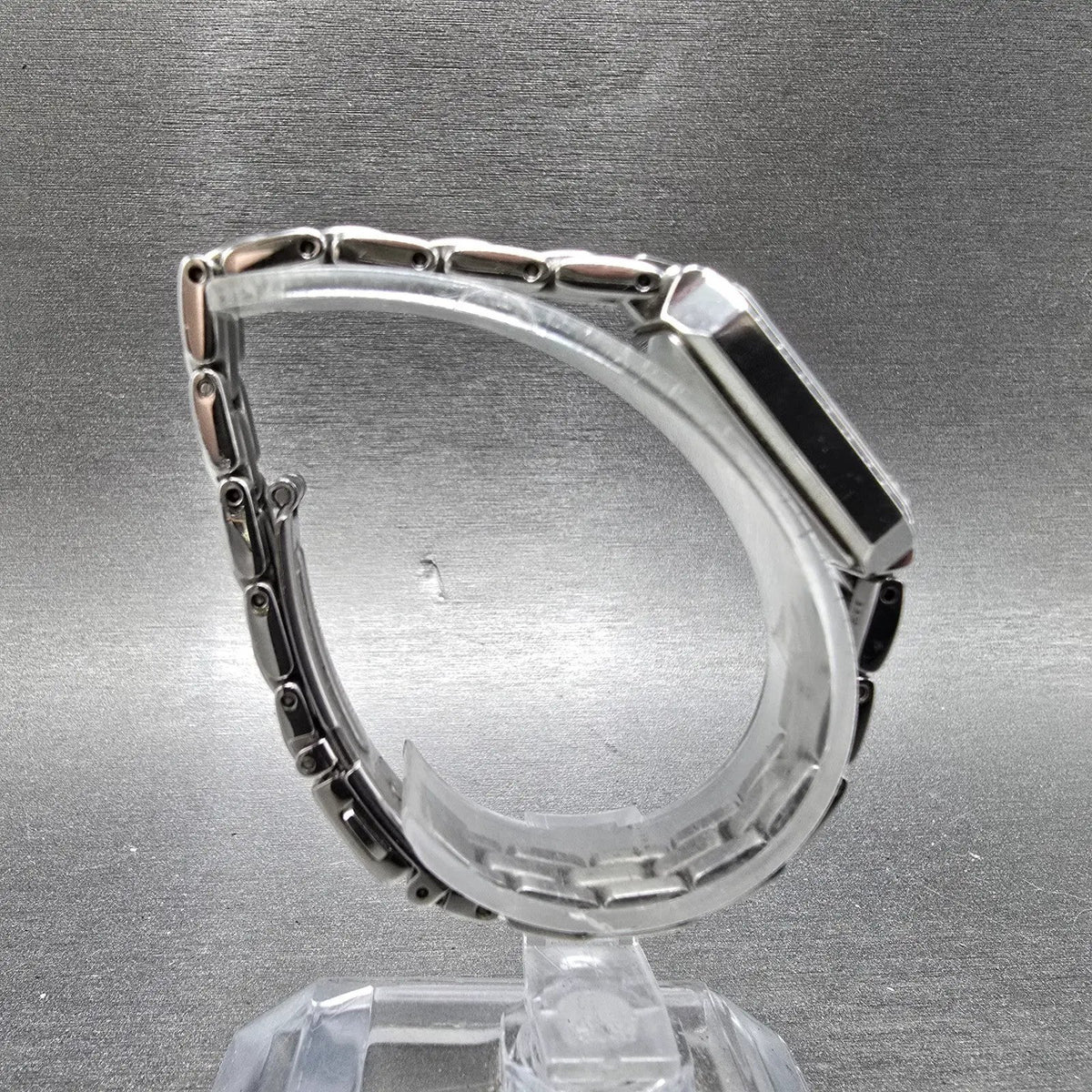 Seiko Solar Watch Women 17mm MOP Dial Steel Rectangle Crystals V116-0AF0 Works9