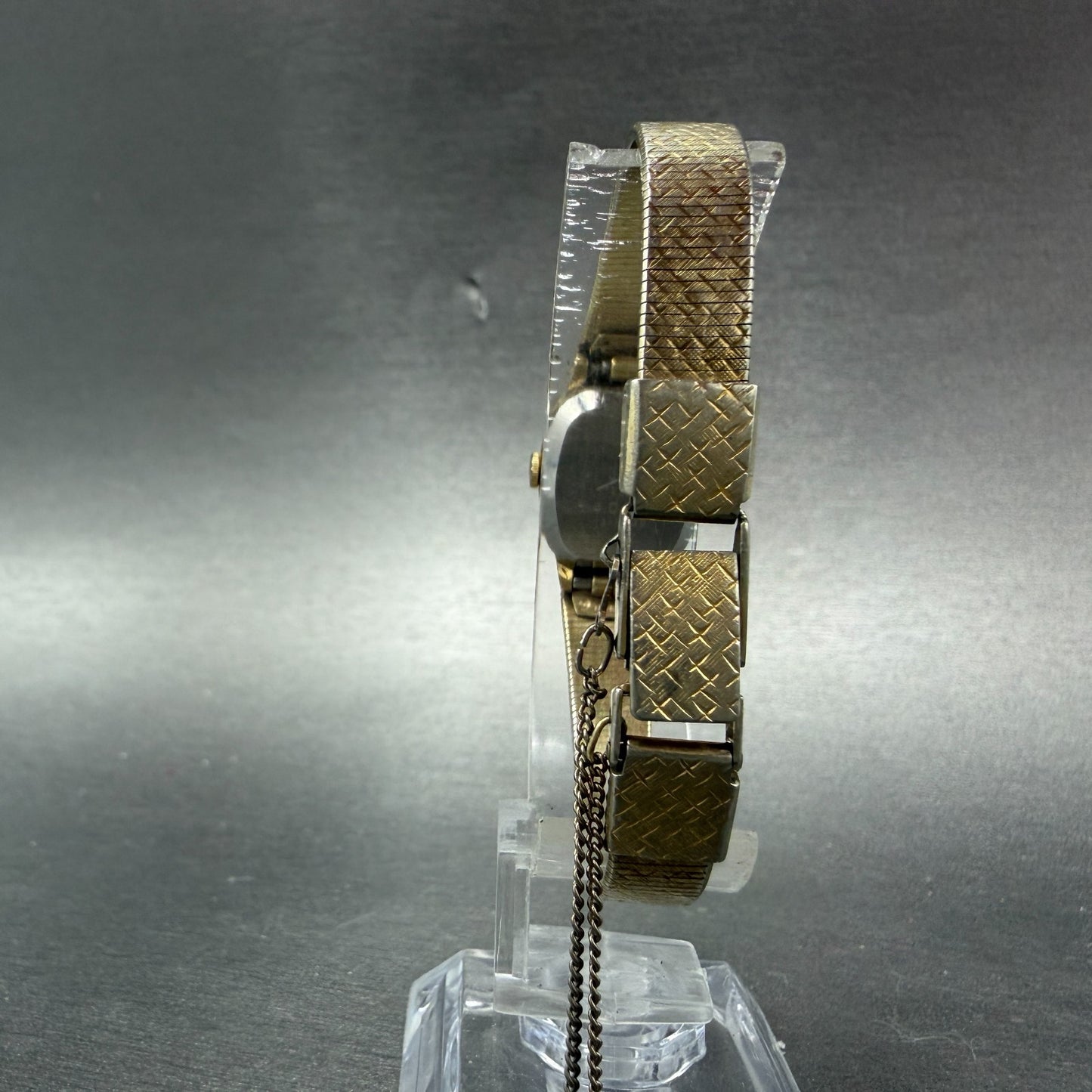 Seiko Tank Watch Women 16mm Champagne Dial Gold Tone Rectangle 16-5449 New Batt7