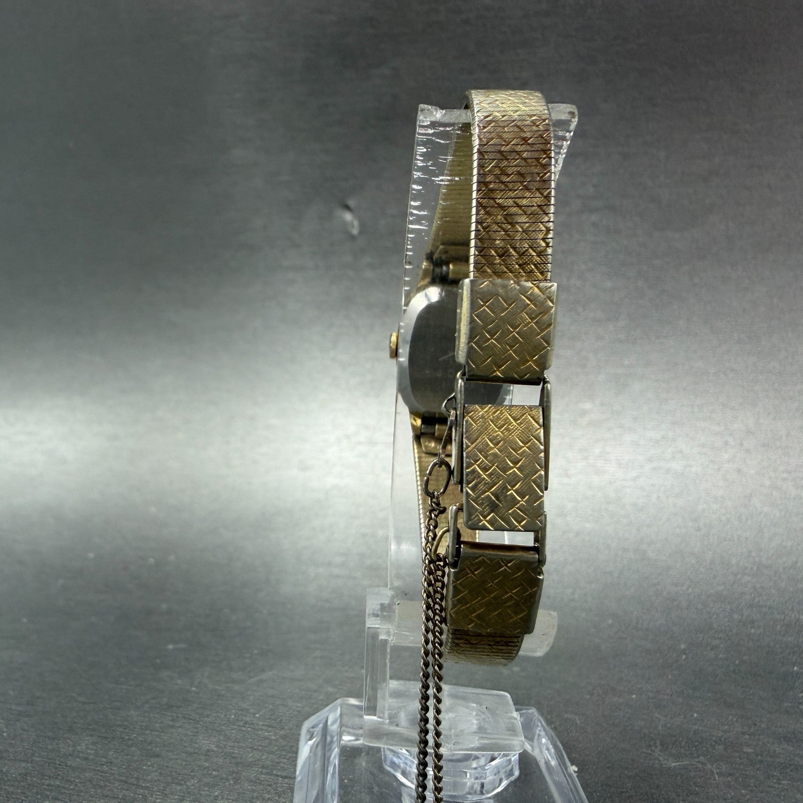 Seiko Tank Watch Women 16mm Champagne Dial Gold Tone Rectangle 16-5449 New Batt7
