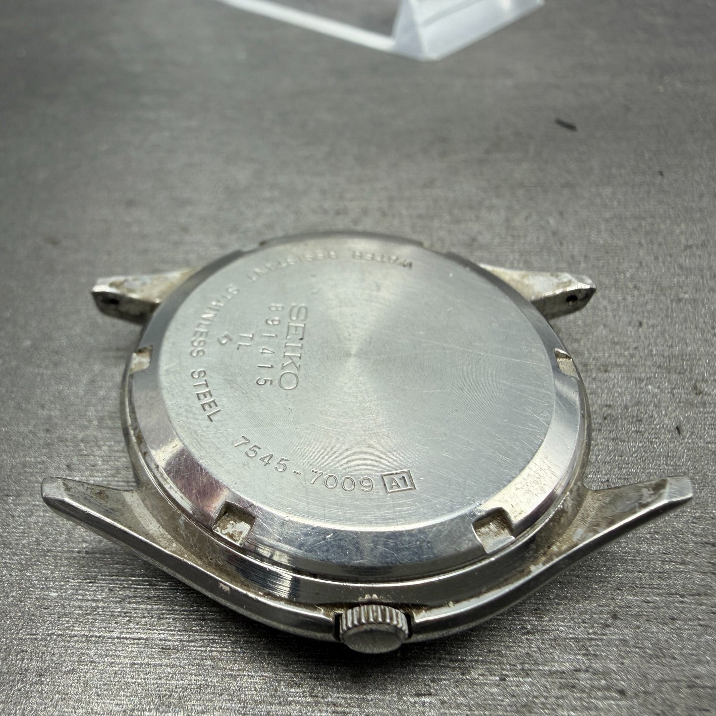 Seiko SQ Watch Men 37mm White Dial Silver Tone Date Round 7545-7009 PARTS9