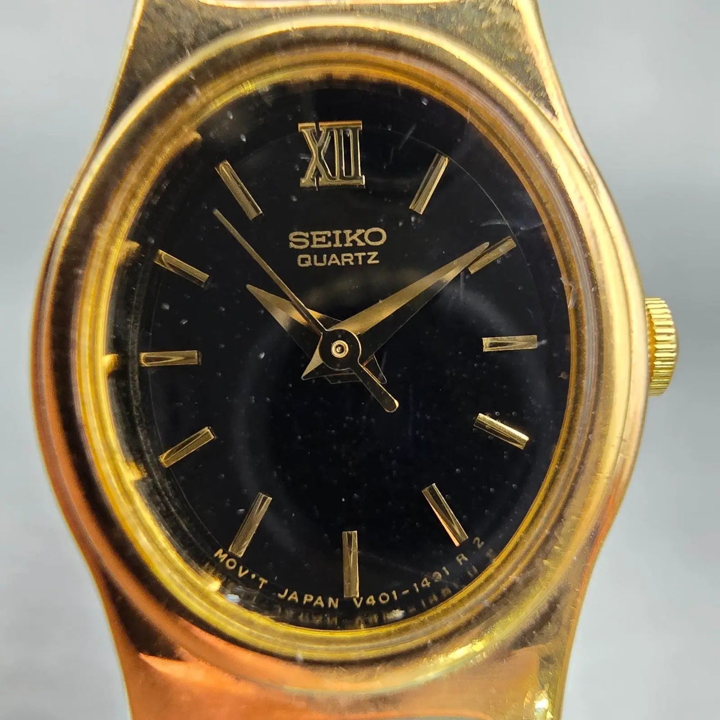 Seiko Watch Women 18mm Black Dial Gold Tone Oval V401-5109 New Battery Vintage1