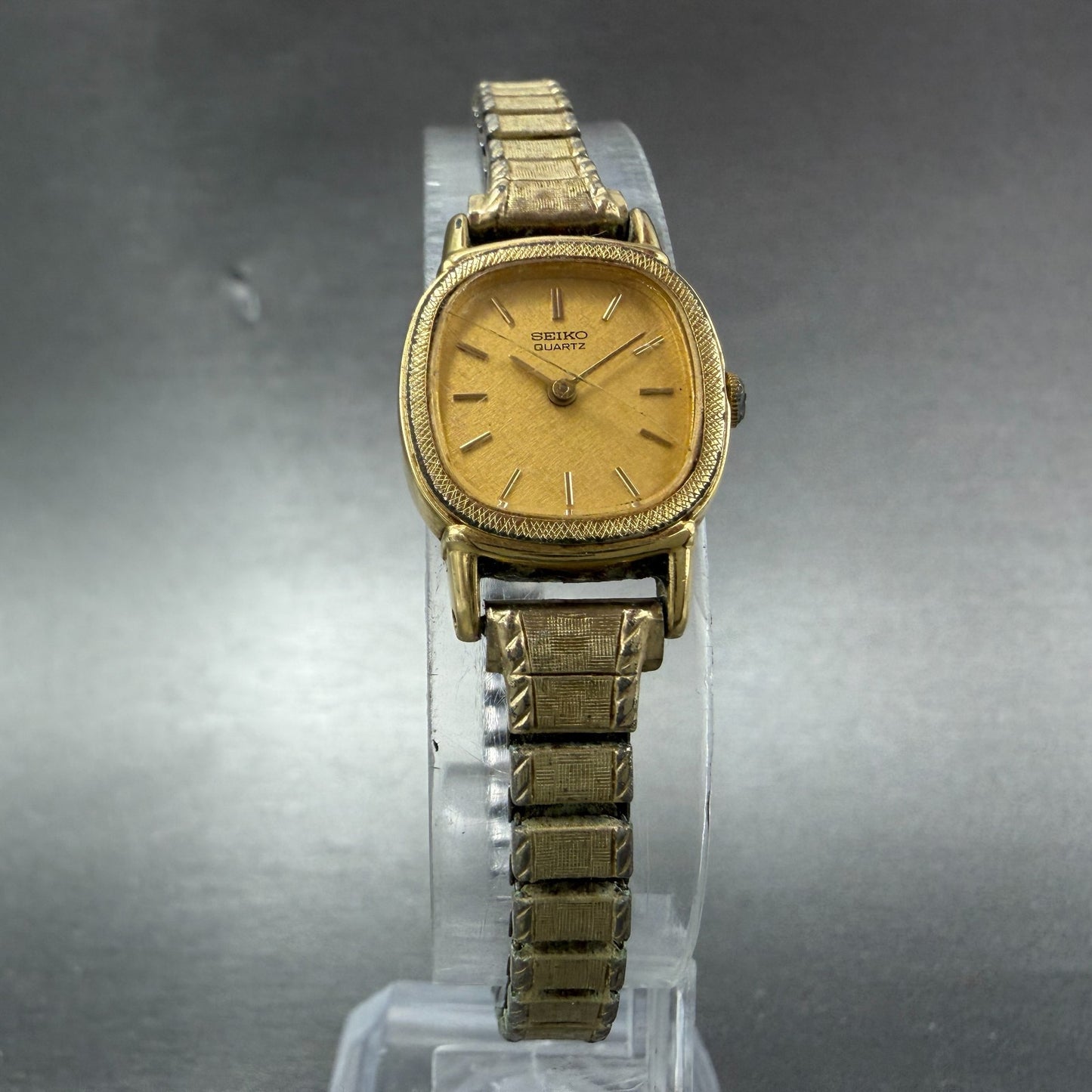 Seiko Watch Women 17mm Champagne Dial Gold Tone Rectangle 2Y00-5028 New Battery5